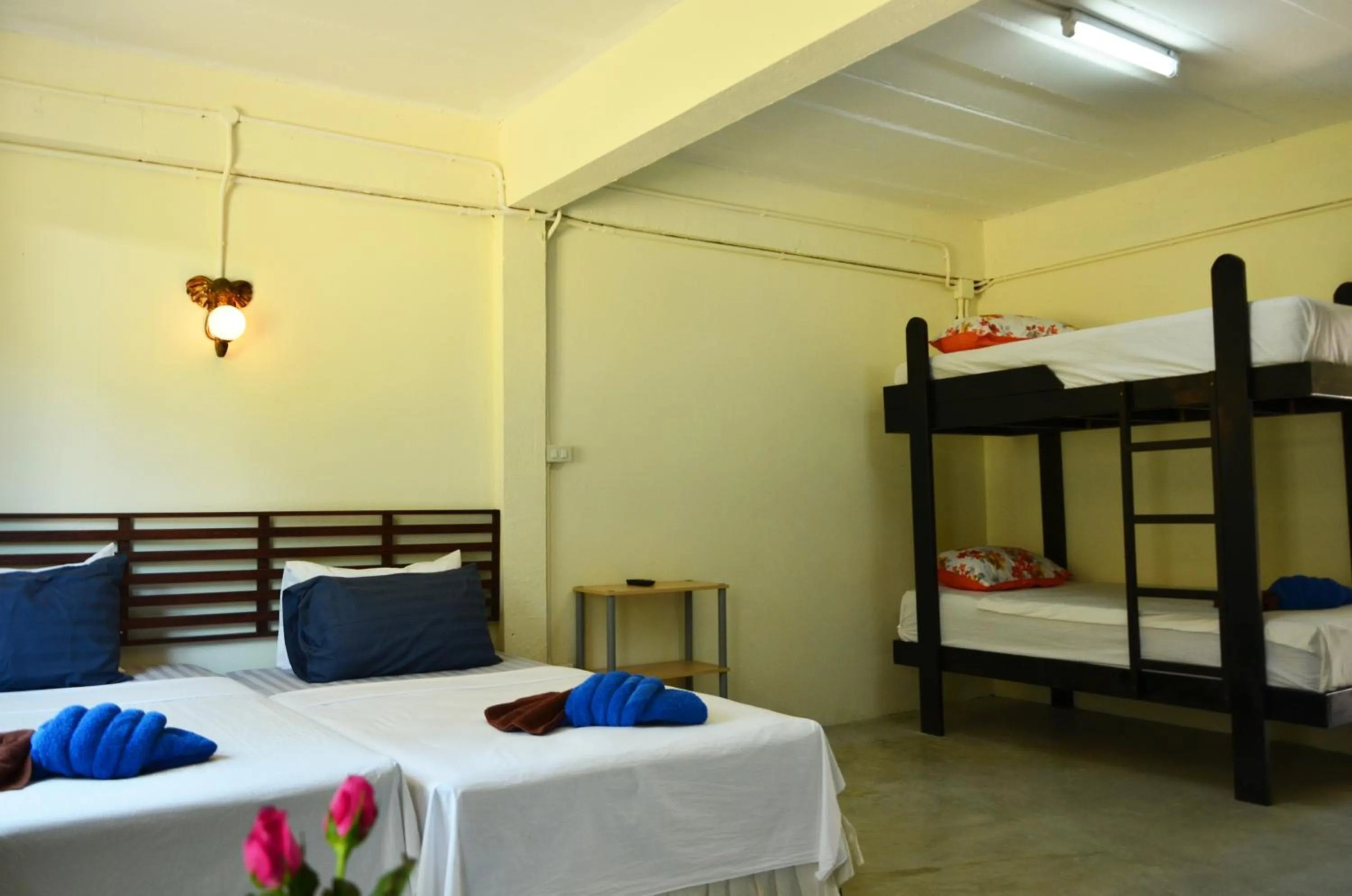 Bed in Lanta Complex