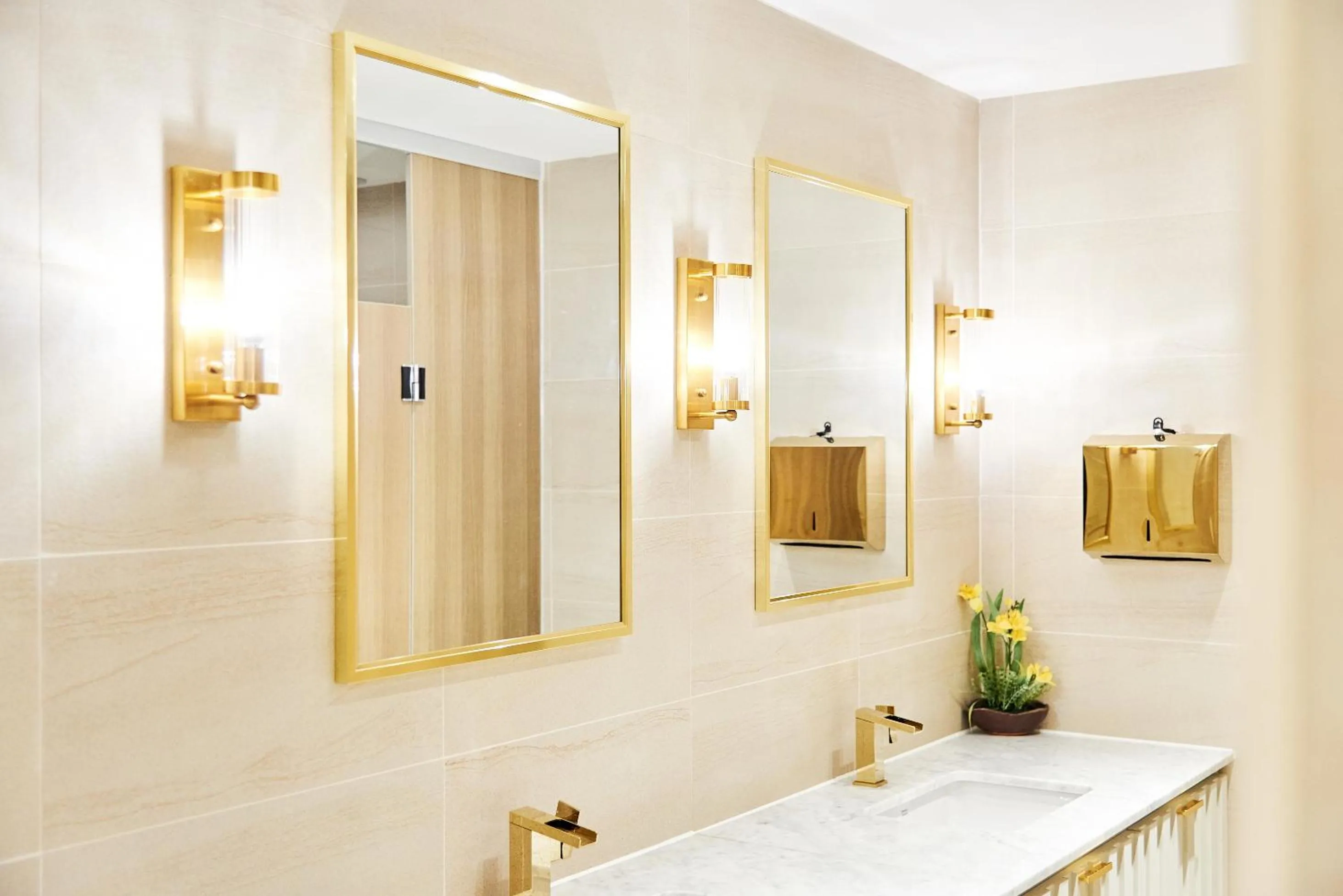 Toilet in Seattle B Hotel