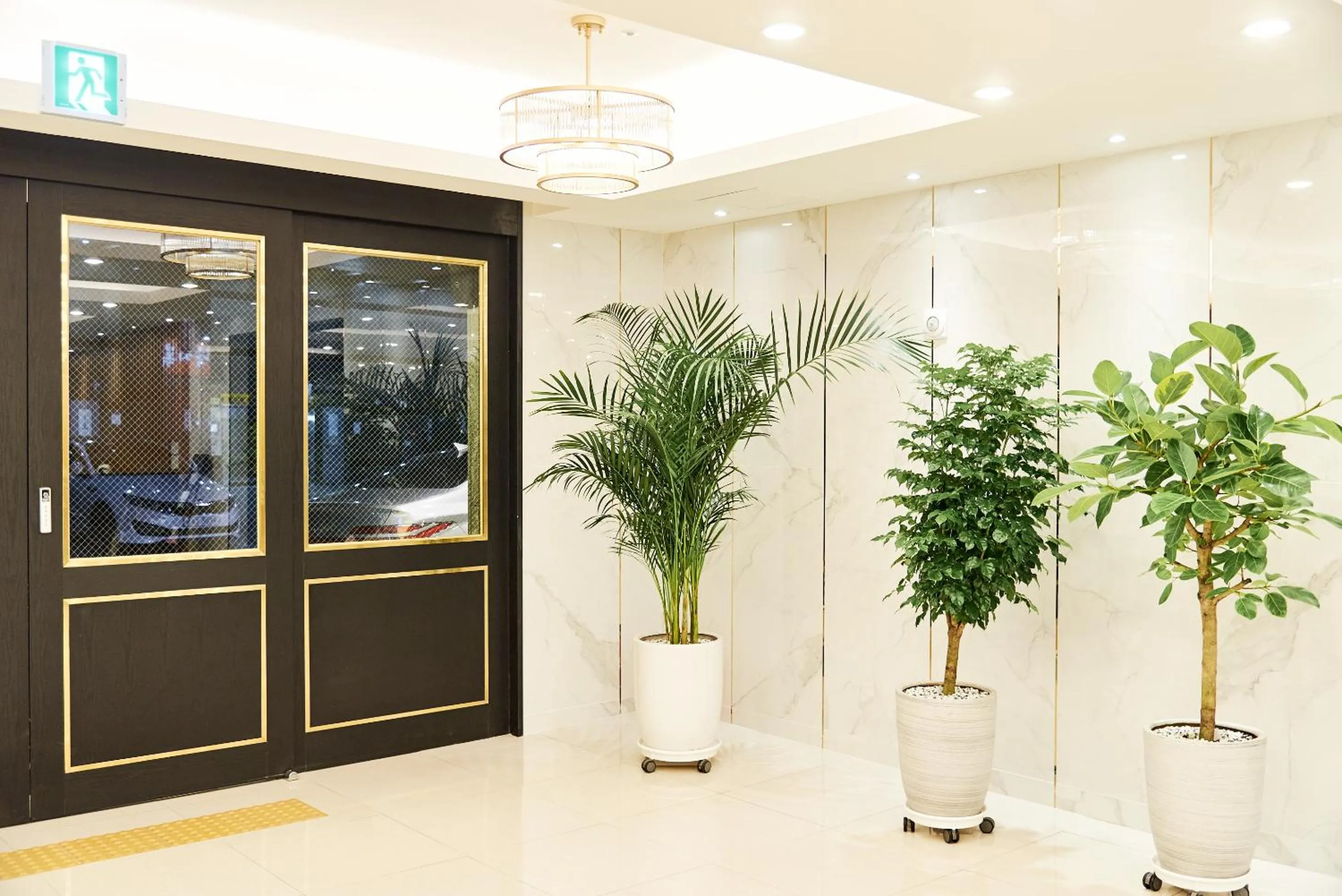 Lobby or reception in Seattle B Hotel