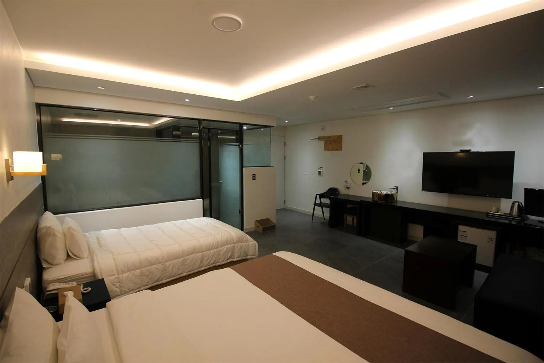 Bed in Seattle B Hotel