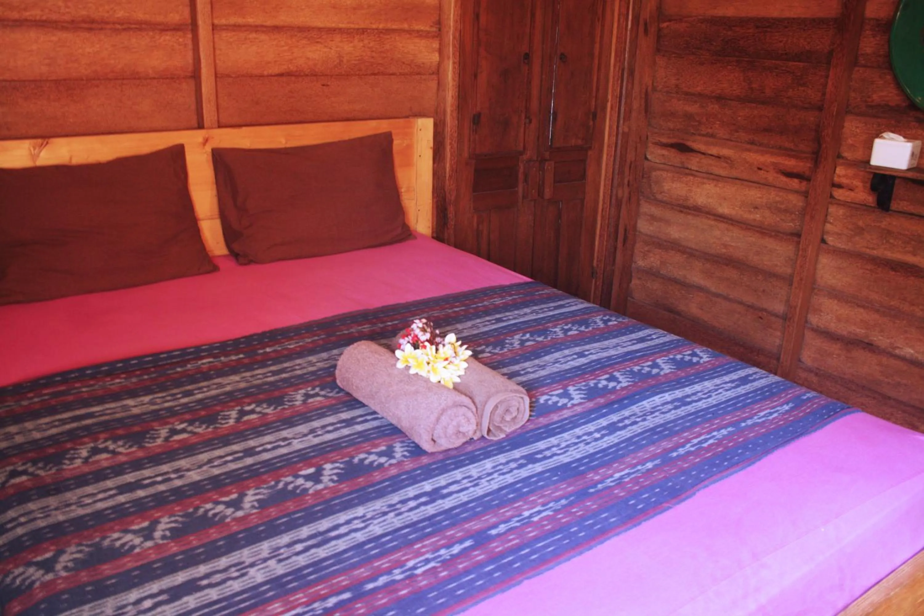 Photo of the whole room, Bed in Good Karma Yogyakarta