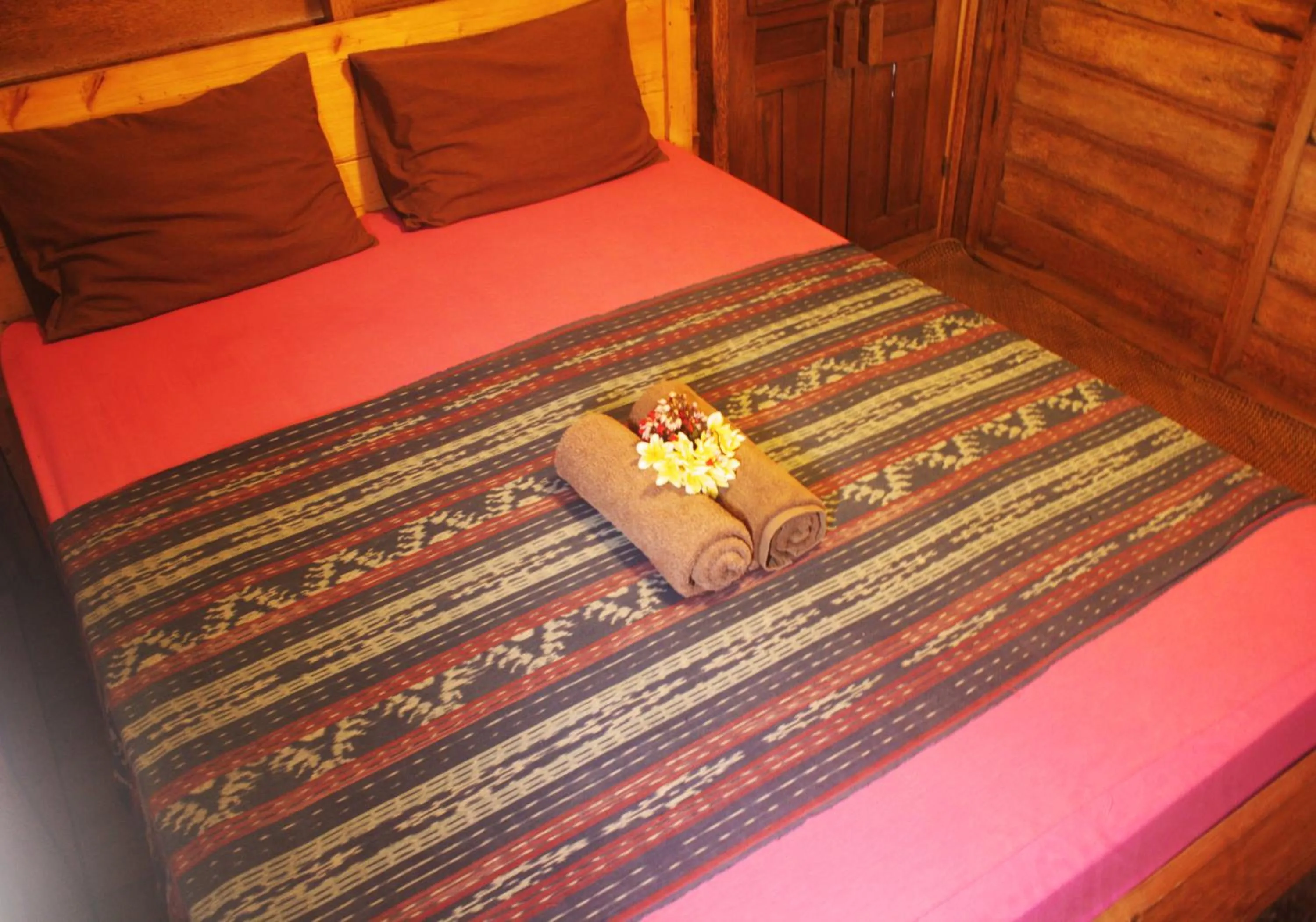 Photo of the whole room, Bed in Good Karma Yogyakarta