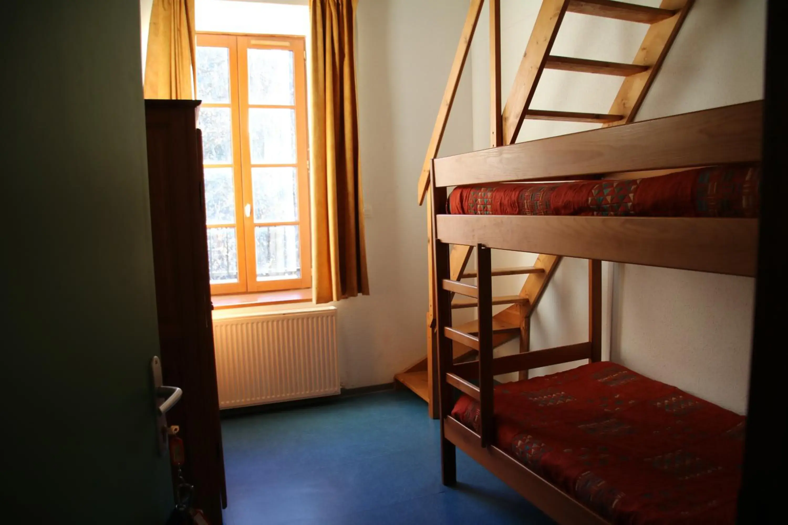 Quadruple Room with Bathroom in Gite et camping Ascou La Forge Quadruple Room with Bathroom in Gite et camping Ascou La Forge