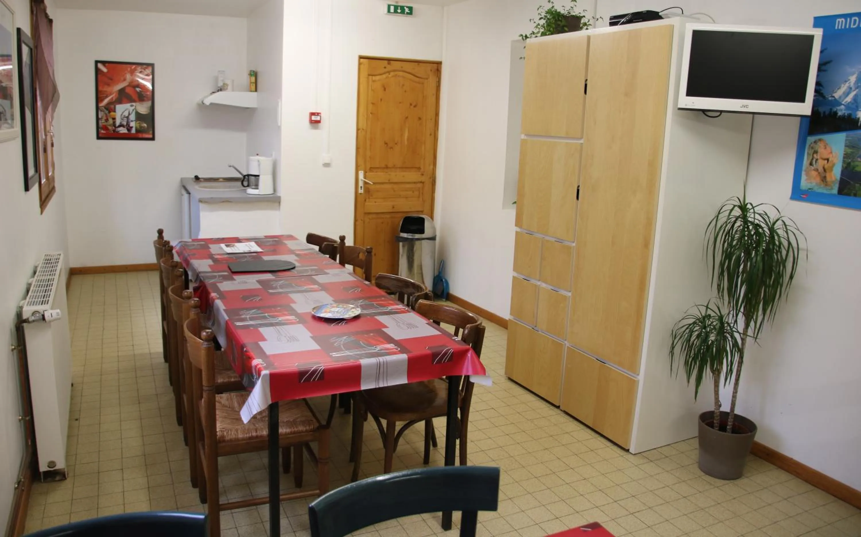 Communal kitchen in Gite et camping Ascou La Forge