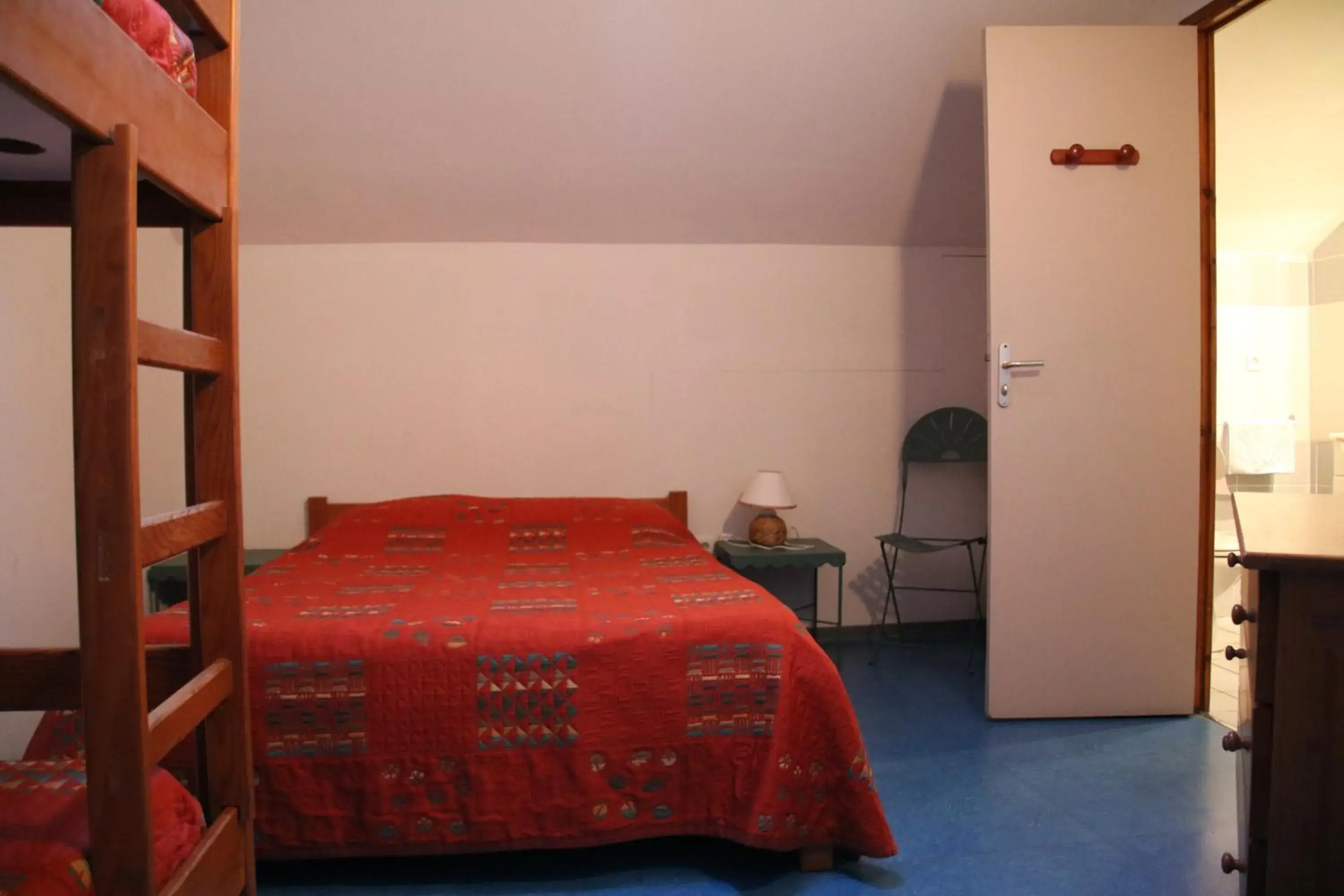 Double Room with Private Bathroom in Gite et camping Ascou La Forge Double Room with Private Bathroom in Gite et camping Ascou La Forge