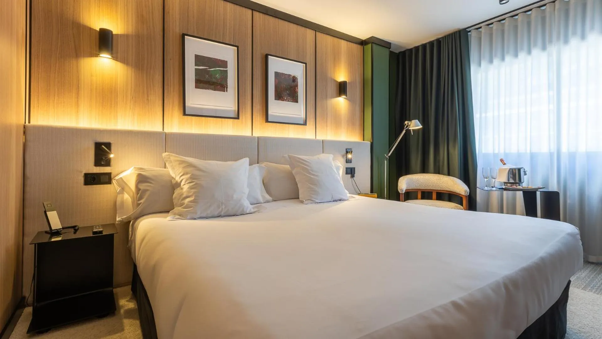 Bed in Roc Blanc Hotel & Spa