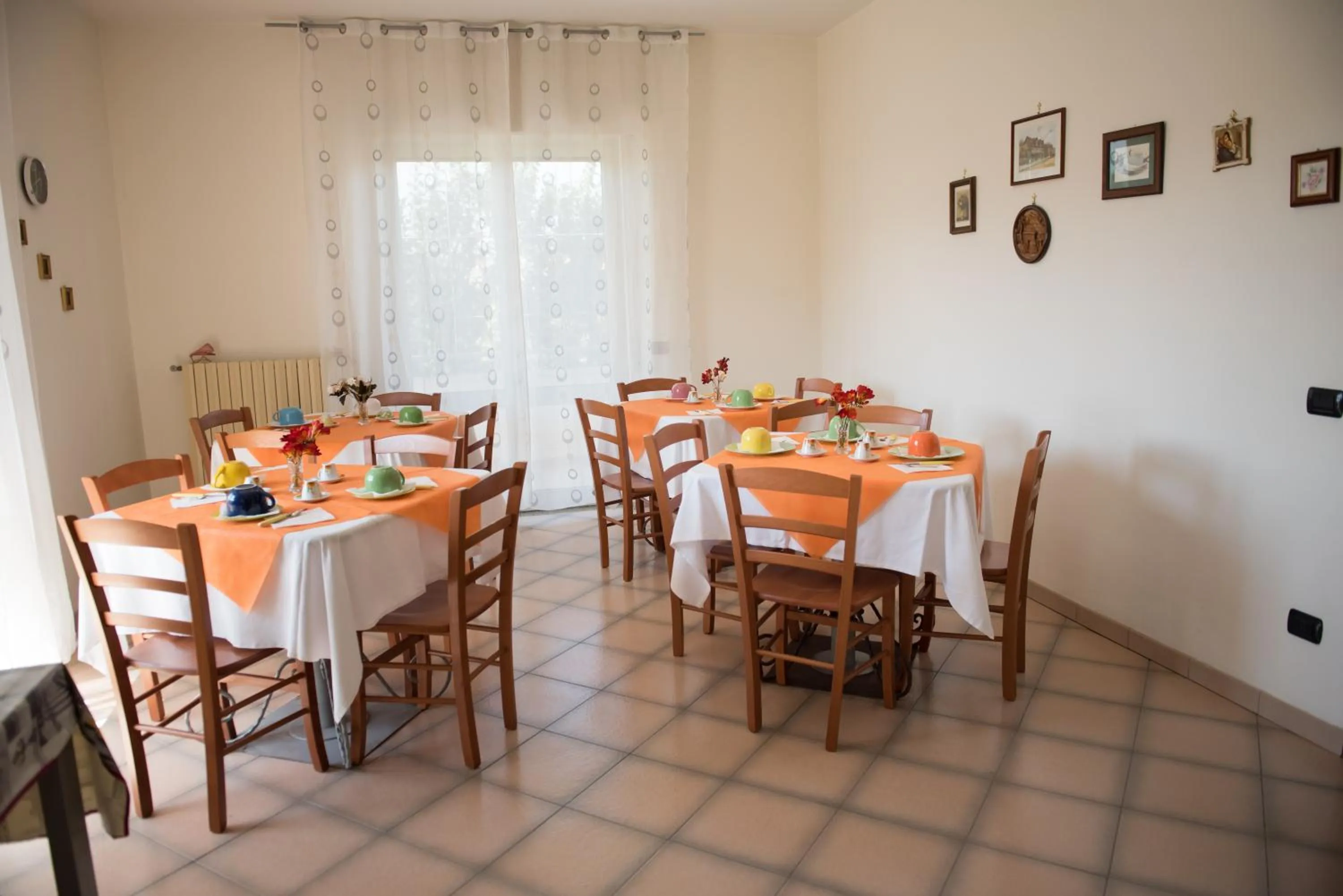 Restaurant/places to eat in AreA DomuS