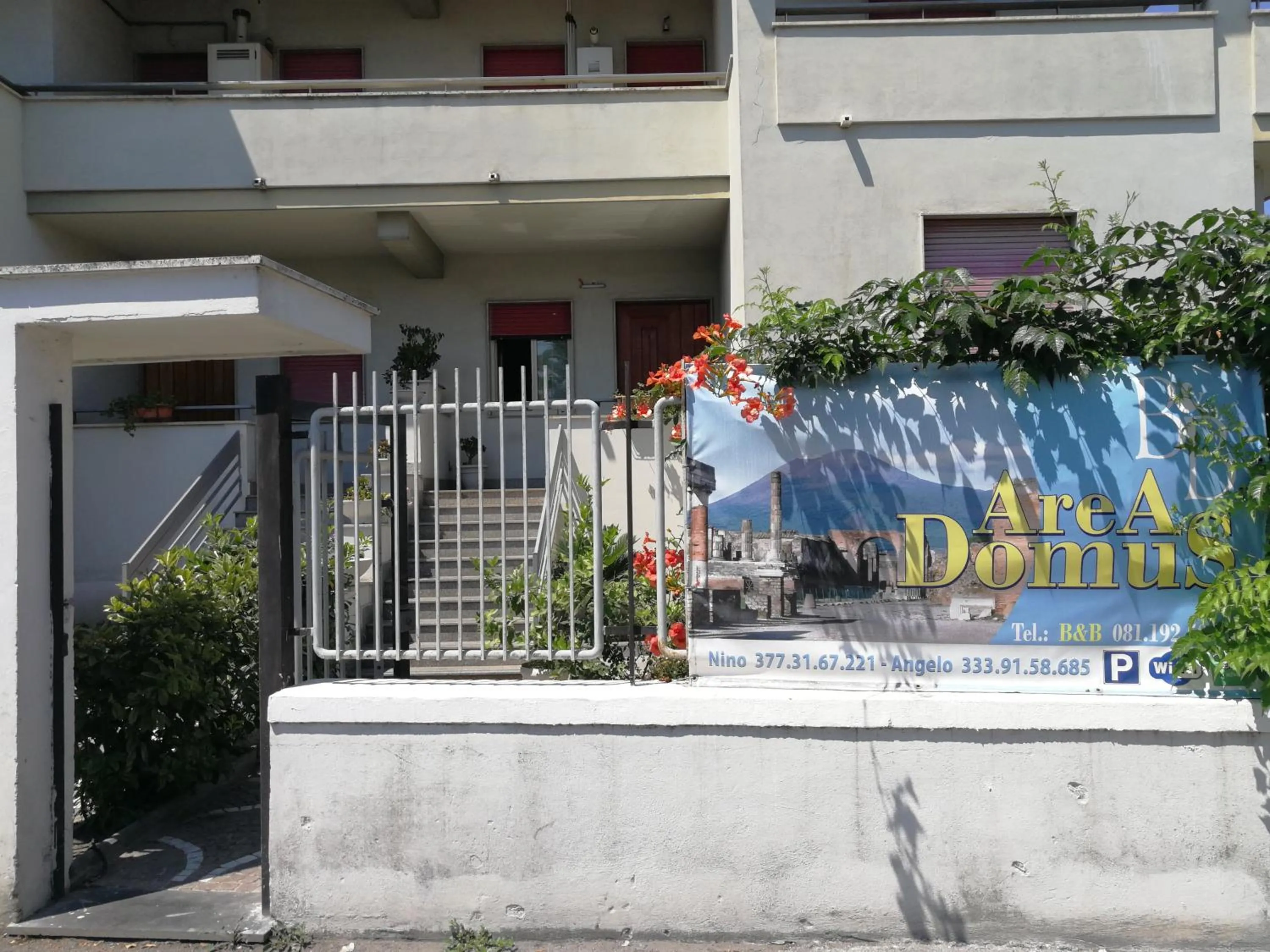 Facade/entrance in AreA DomuS