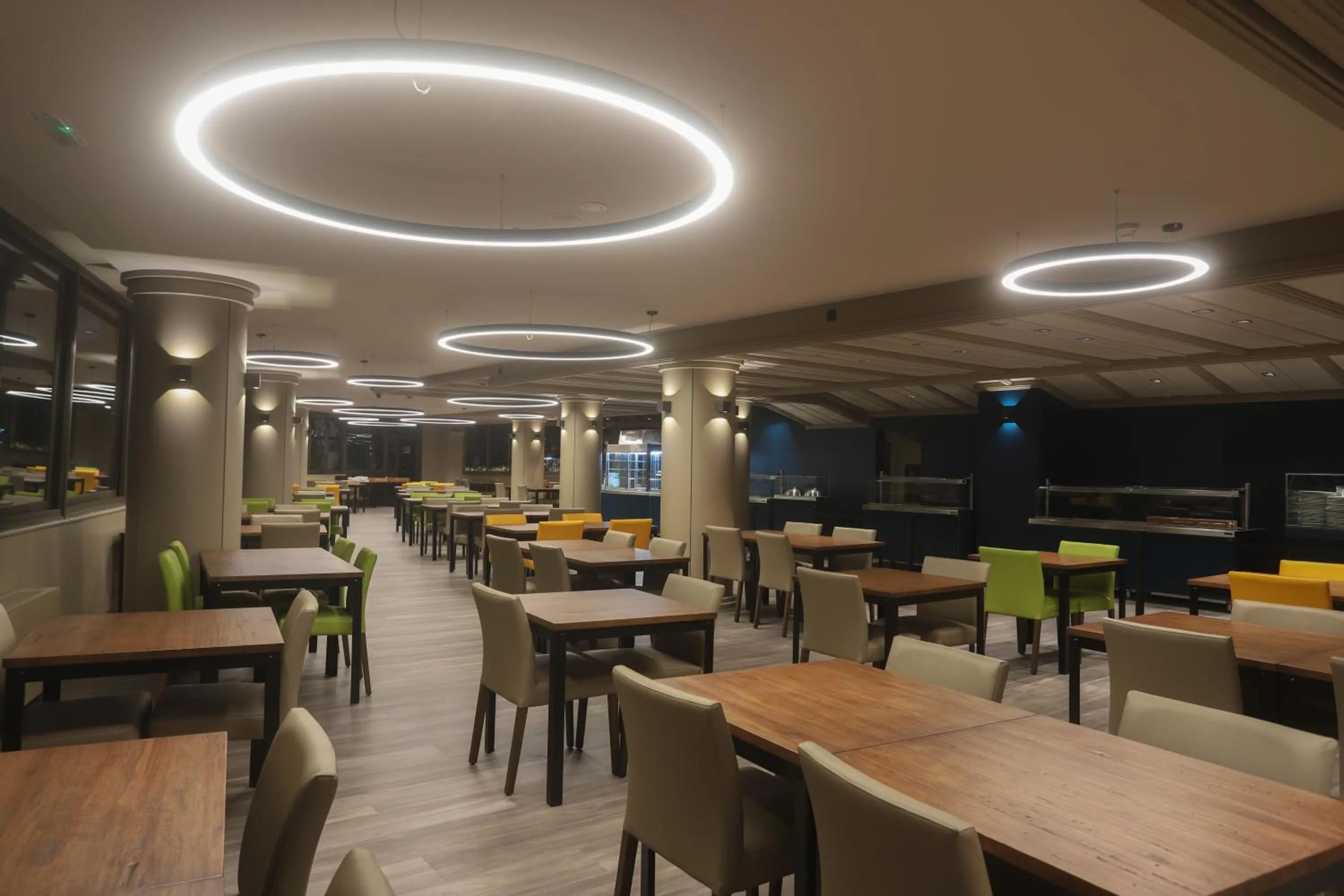 Restaurant/places to eat in Hotel Panorama