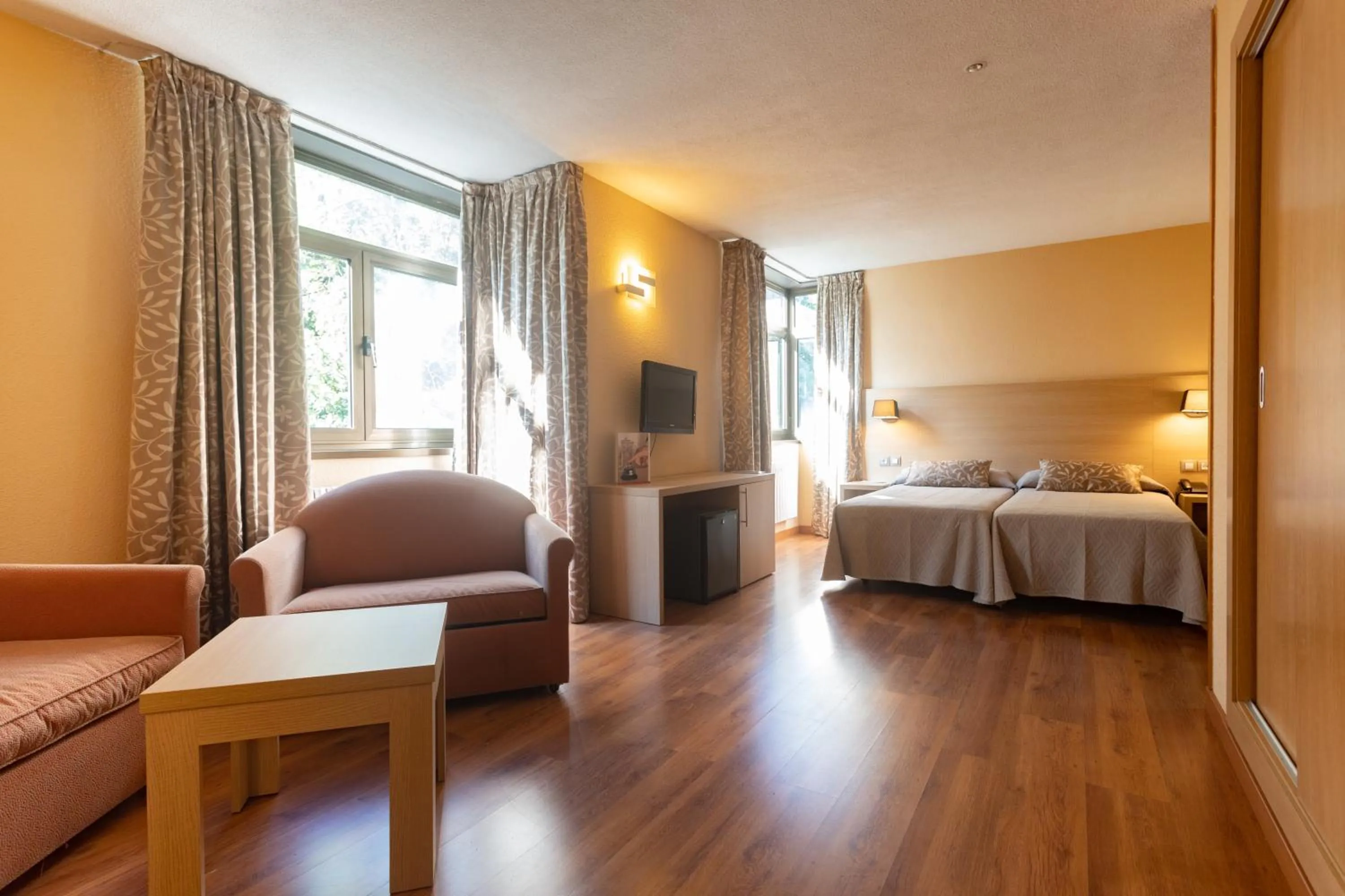 TV and multimedia, Bed in Hotel Panorama