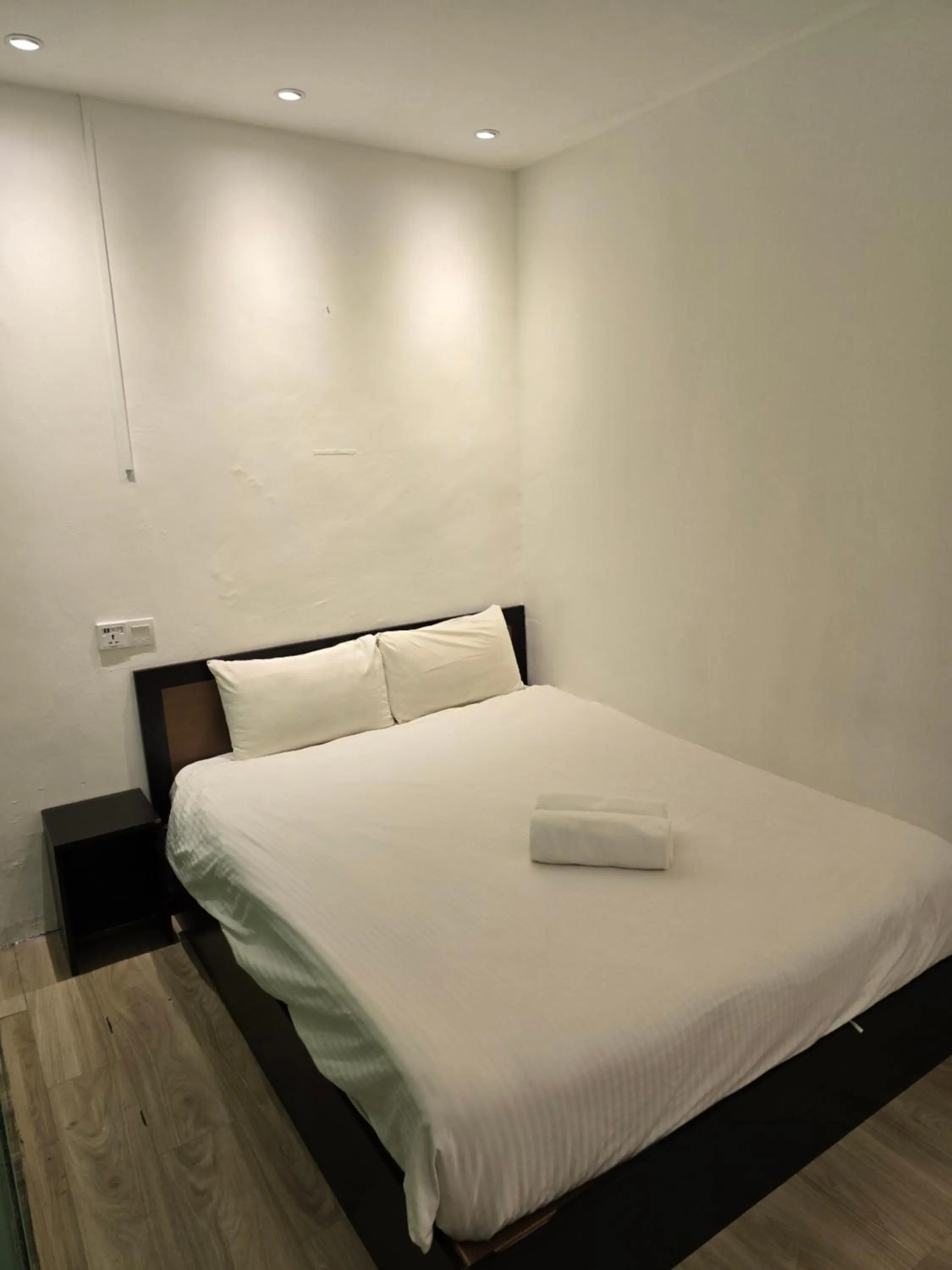 Bed in One Point Inn King Centre