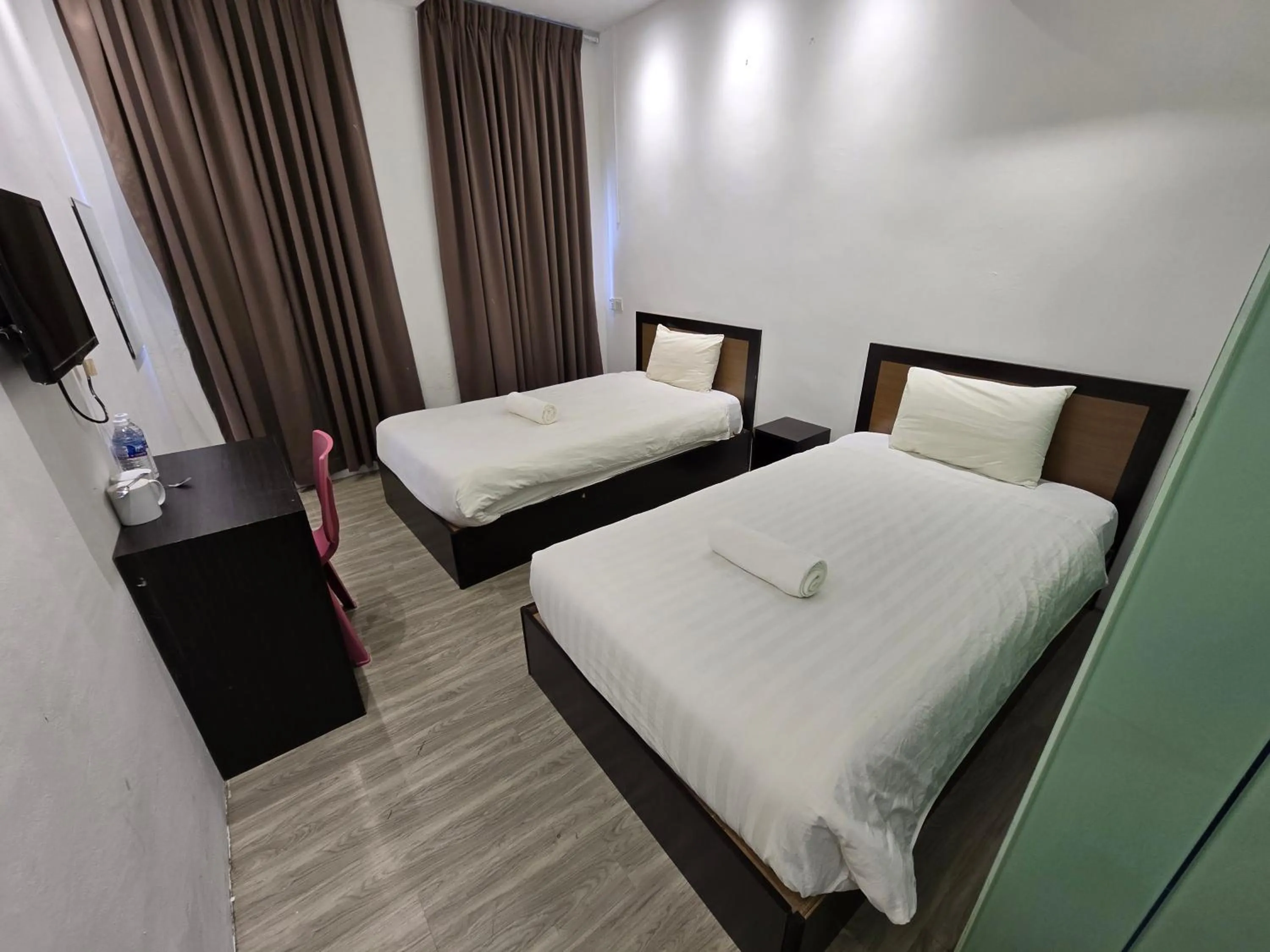 Bed in One Point Inn King Centre