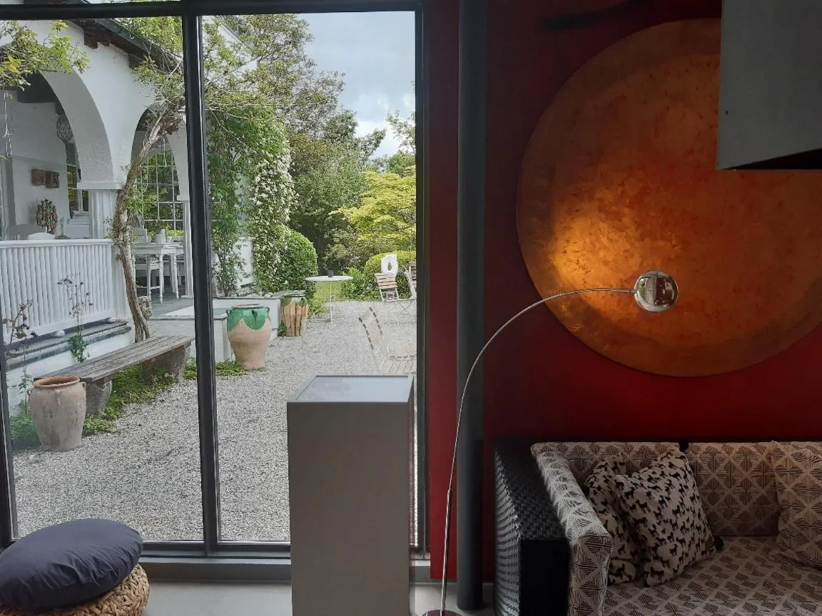 Property building in Am Eichholz Galerie & Art-Hotel