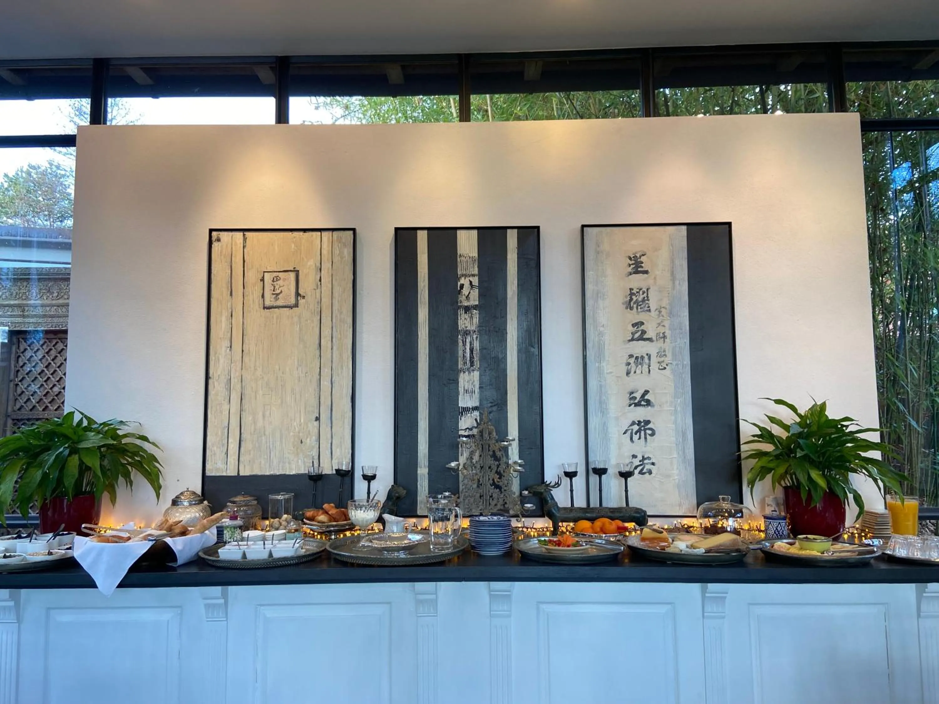 Restaurant/places to eat in Am Eichholz Galerie & Art-Hotel