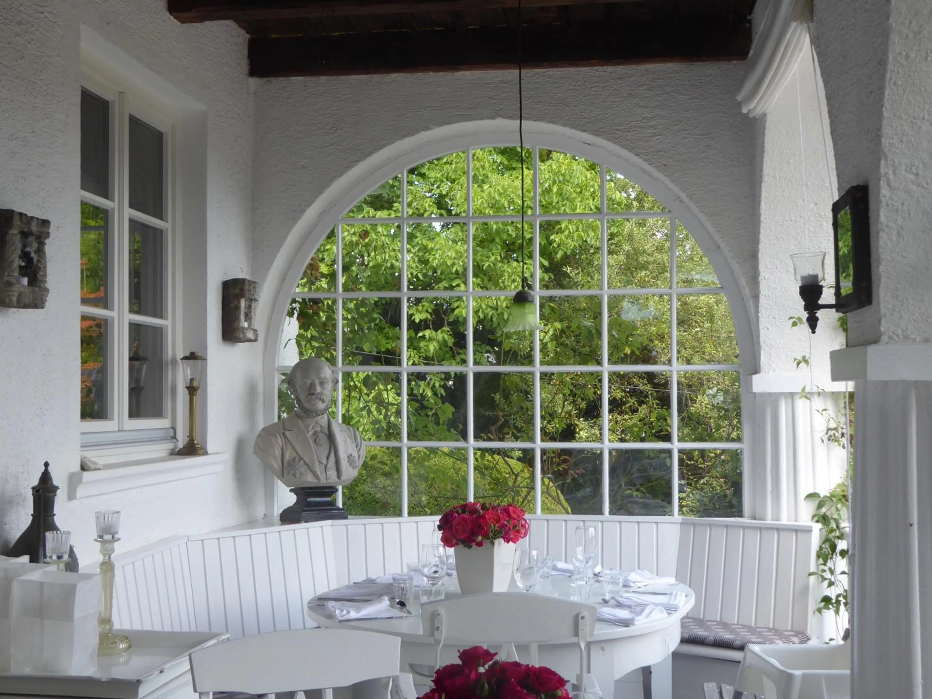 Property building in Am Eichholz Galerie & Art-Hotel