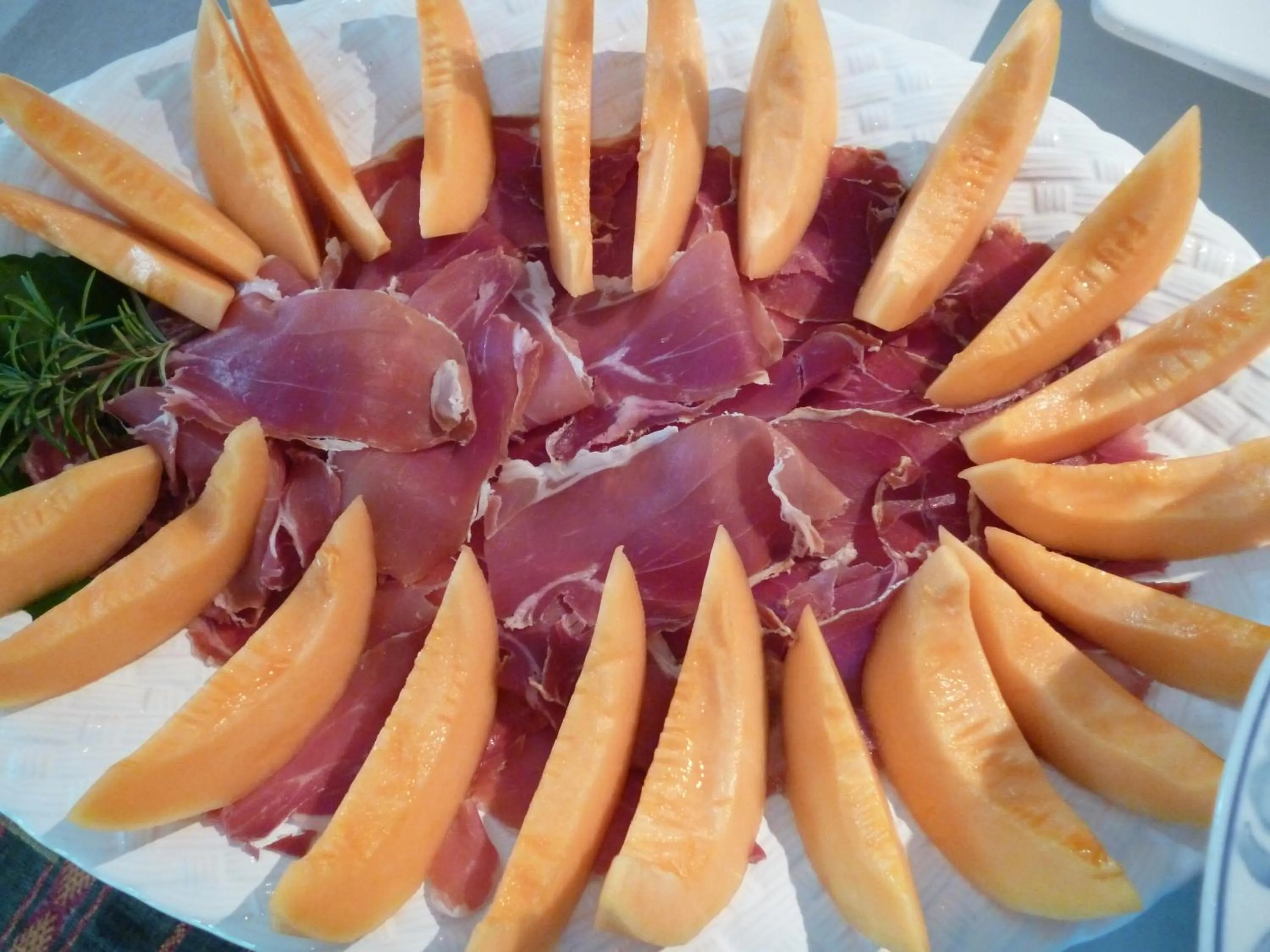 Restaurant/places to eat in Am Eichholz Galerie & Art-Hotel