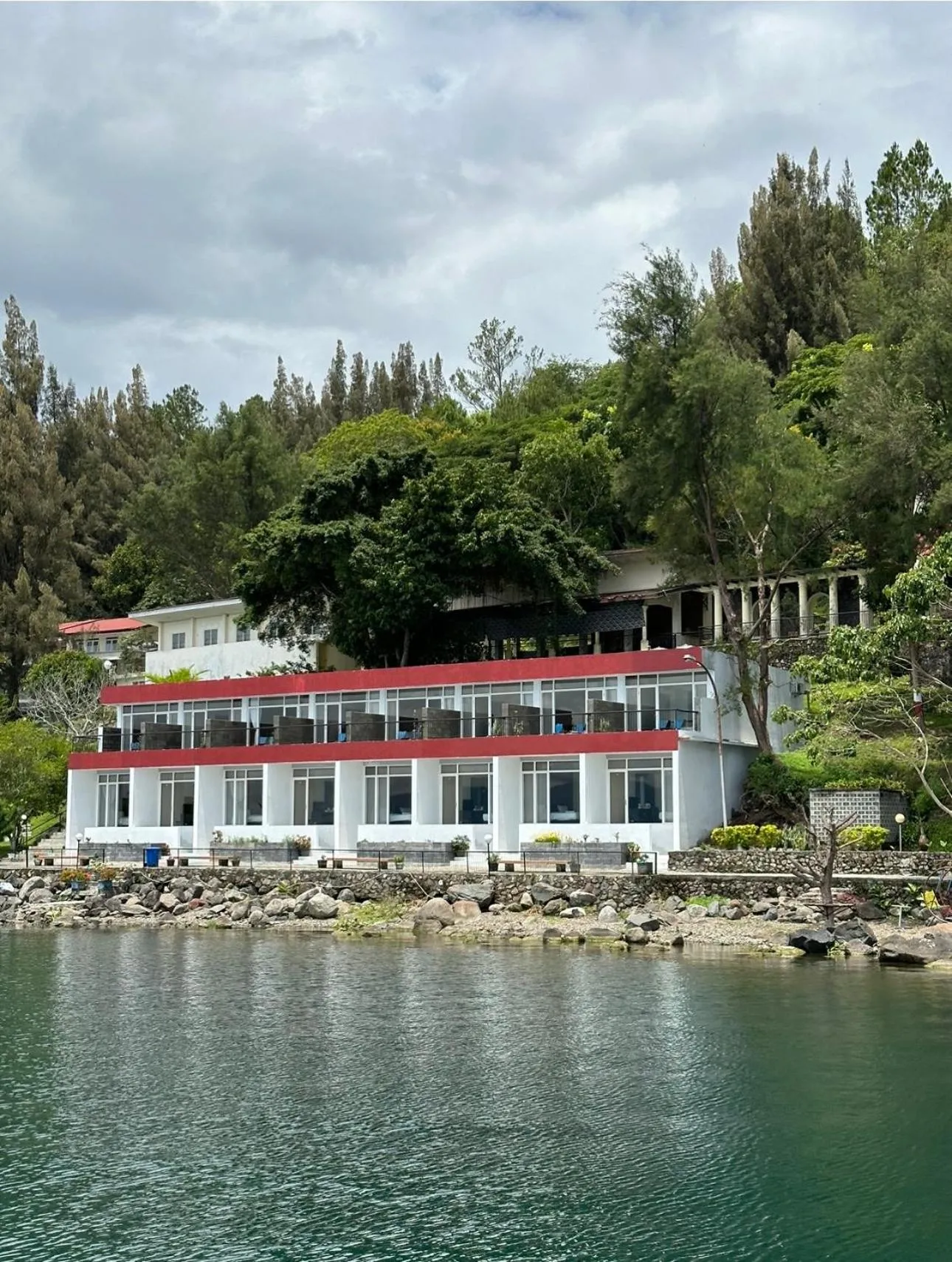 Tiara Bunga Hotel & Villa