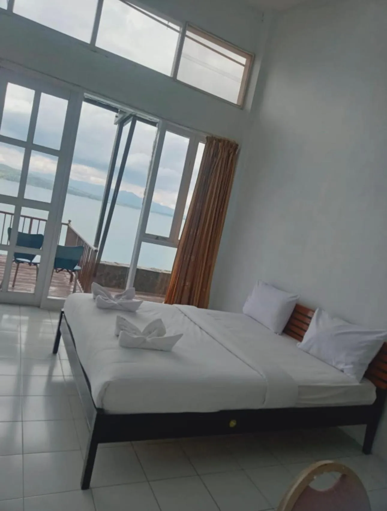Bed in Tiara Bunga Hotel & Villa