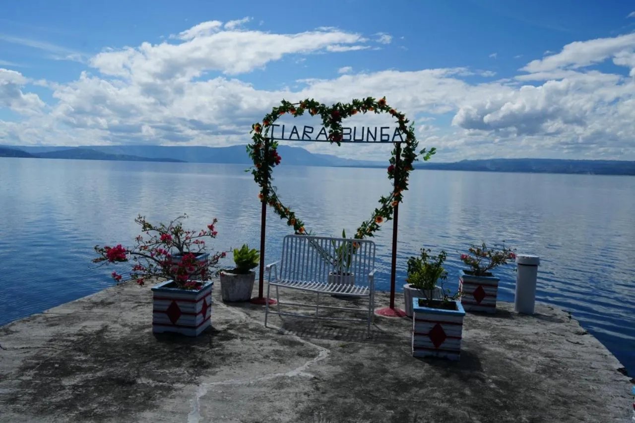 Tiara Bunga Hotel & Villa