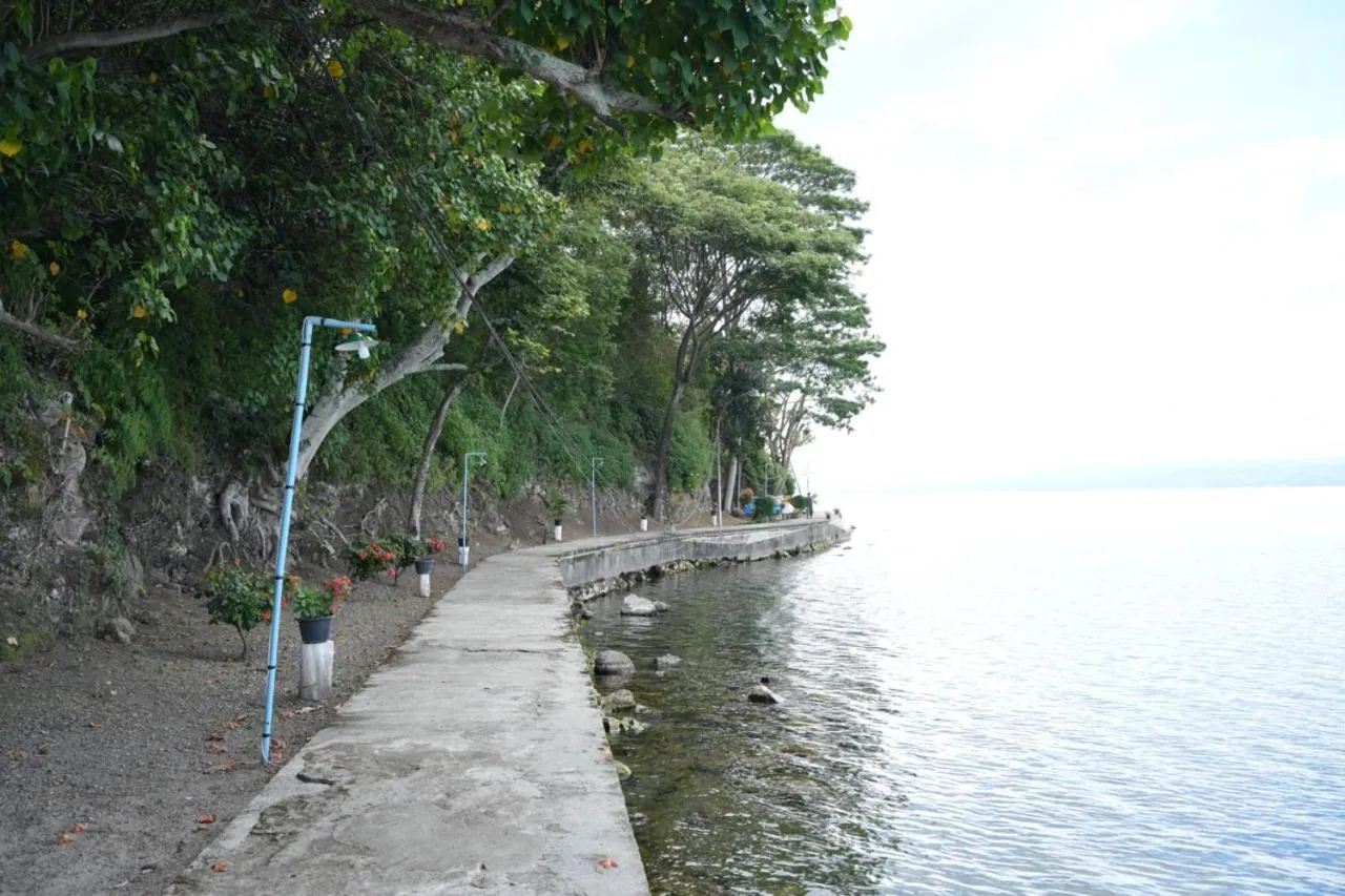 Tiara Bunga Hotel & Villa