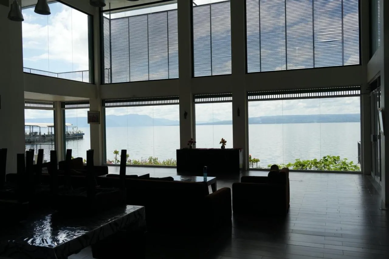 Tiara Bunga Hotel & Villa