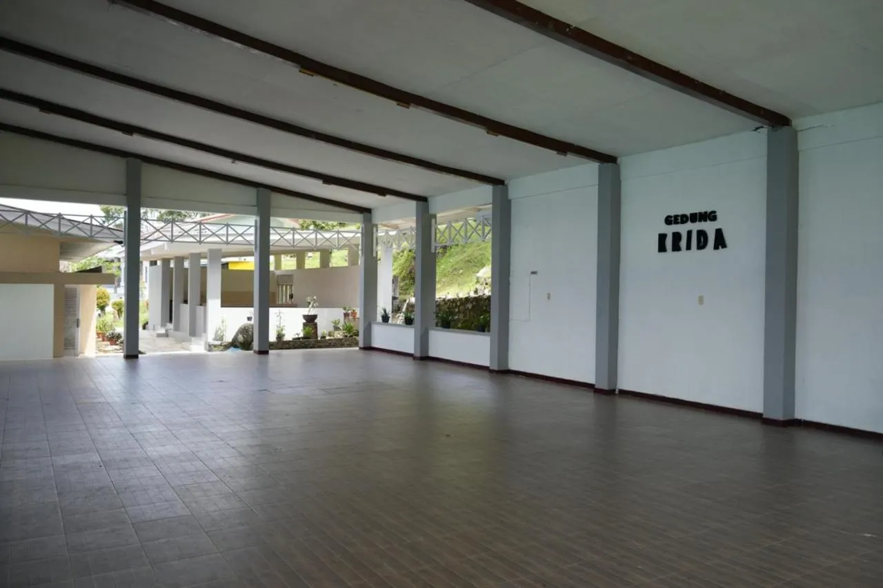 Tiara Bunga Hotel & Villa