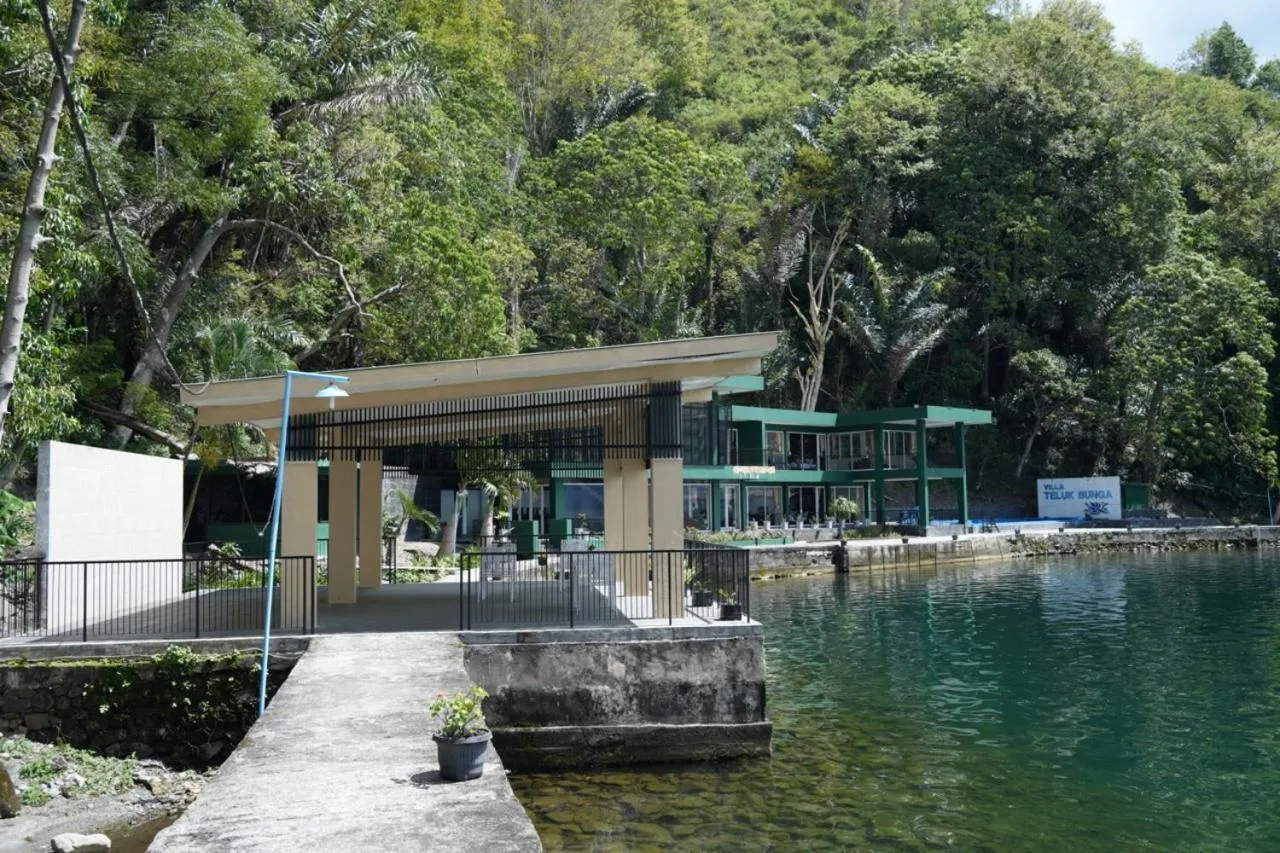 Tiara Bunga Hotel & Villa
