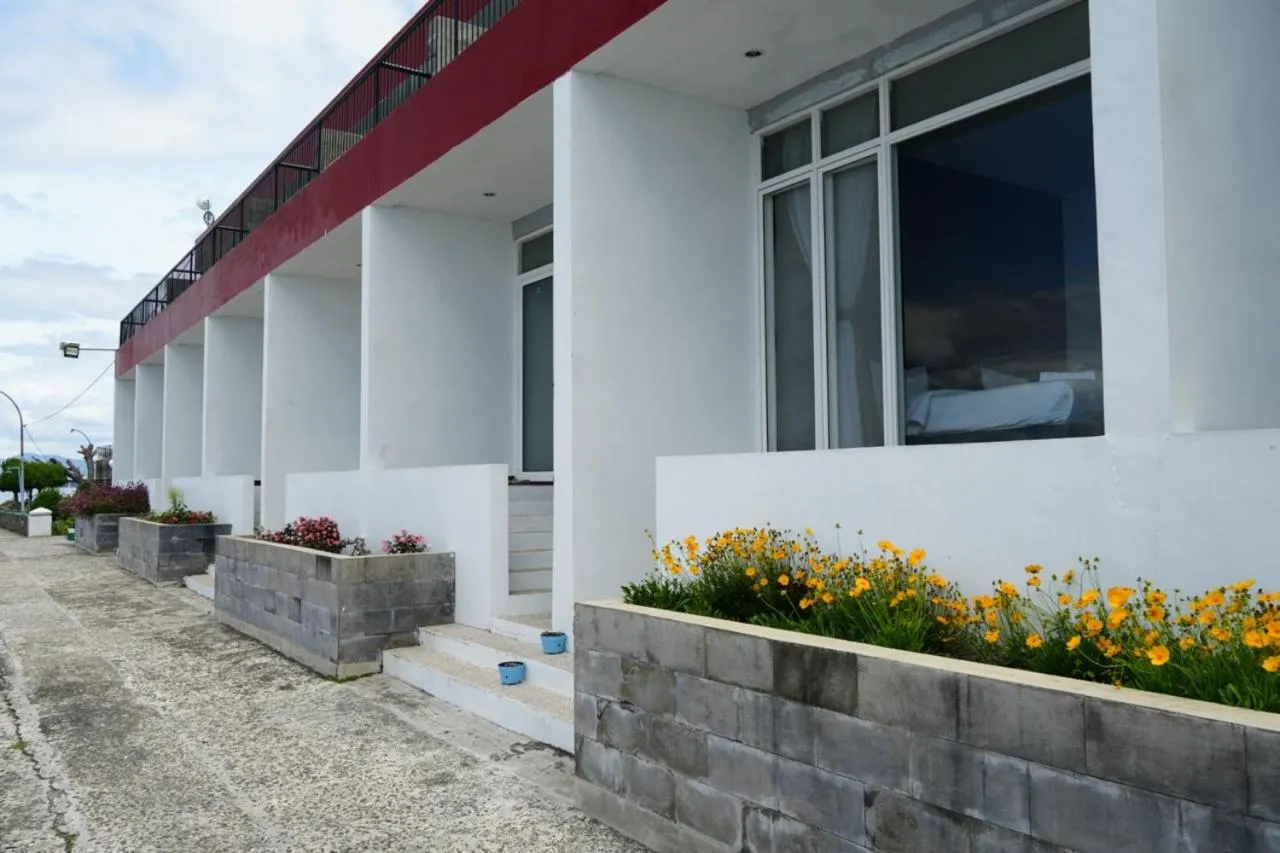 Tiara Bunga Hotel & Villa
