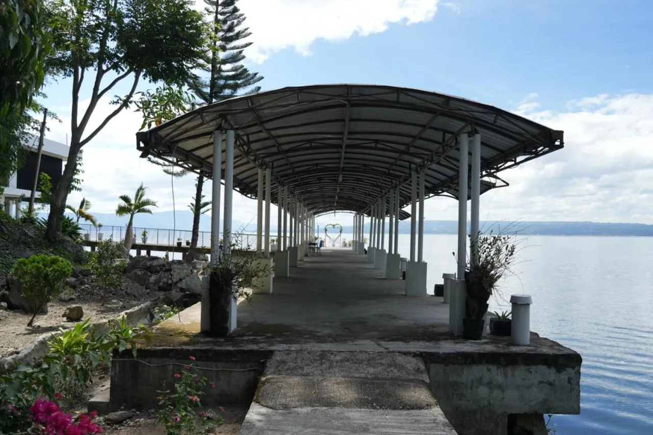 Tiara Bunga Hotel & Villa