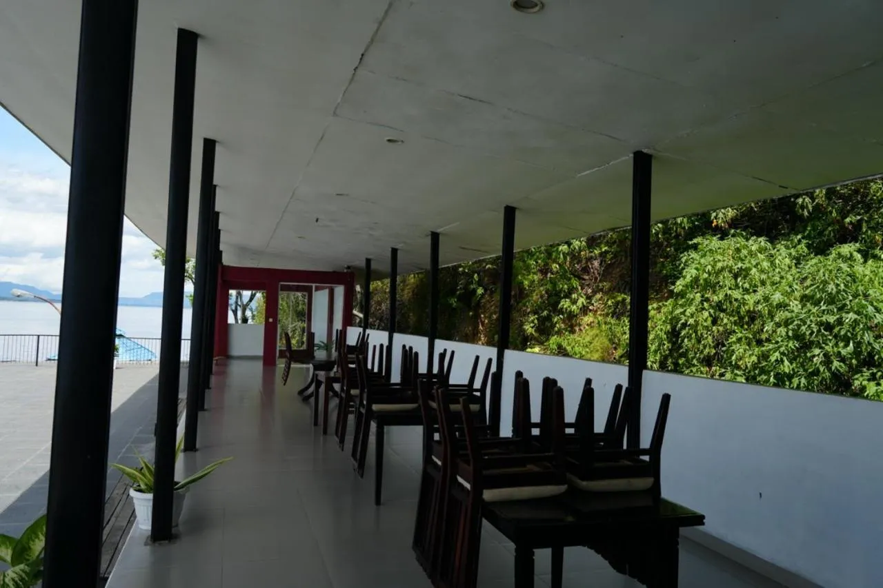 Tiara Bunga Hotel & Villa
