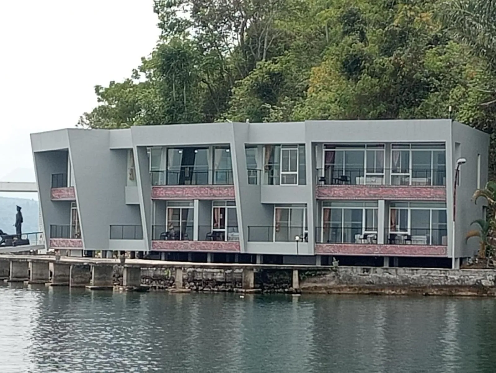 Tiara Bunga Hotel & Villa