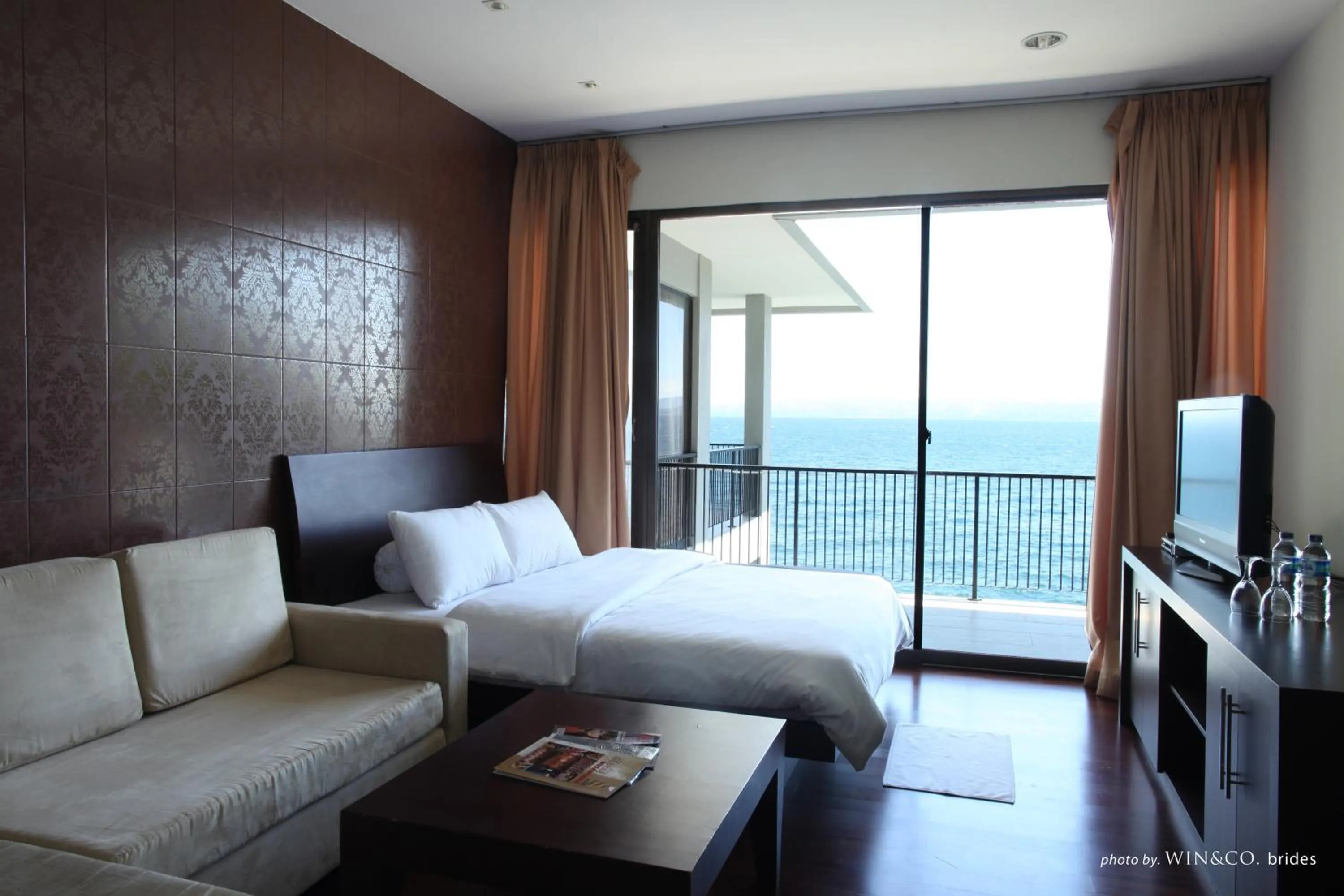 Text overlay, Bed in Tiara Bunga Hotel & Villa
