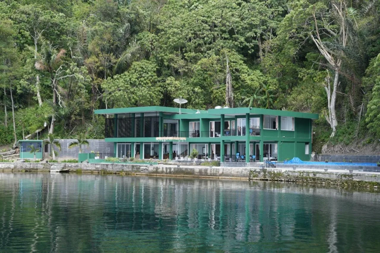 Tiara Bunga Hotel & Villa