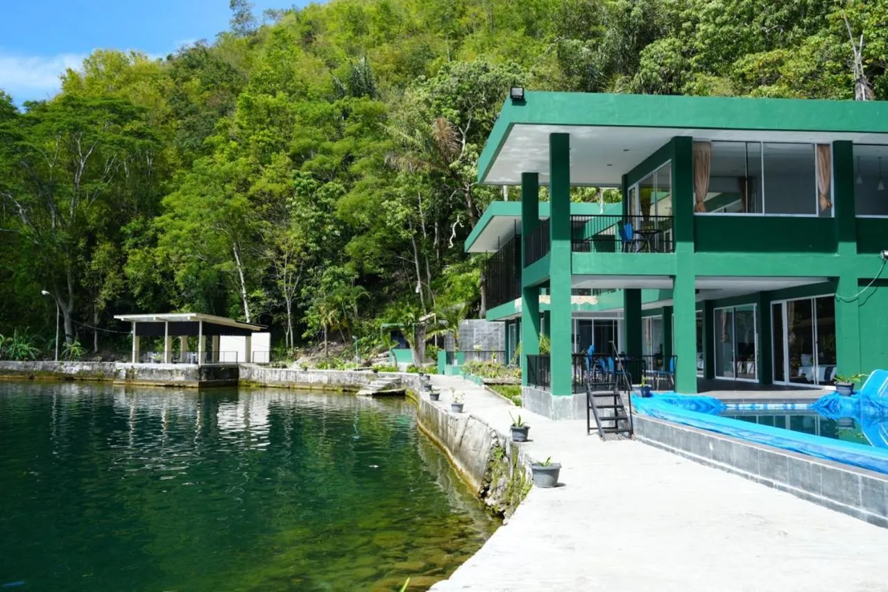 Tiara Bunga Hotel & Villa