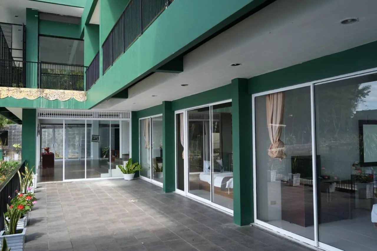 Tiara Bunga Hotel & Villa