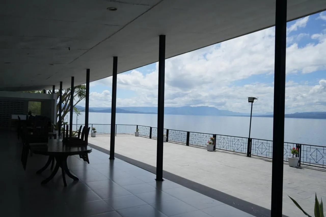 Tiara Bunga Hotel & Villa