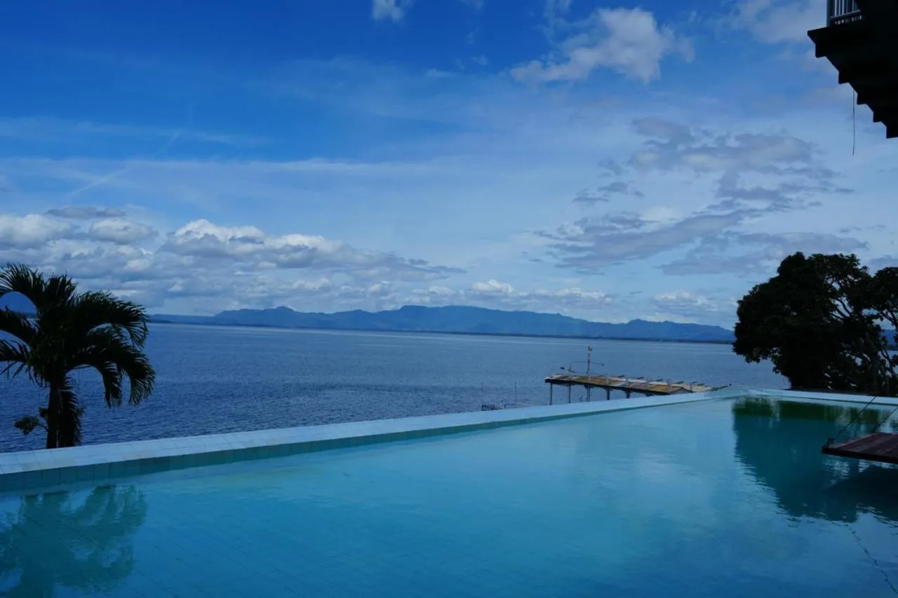 Tiara Bunga Hotel & Villa