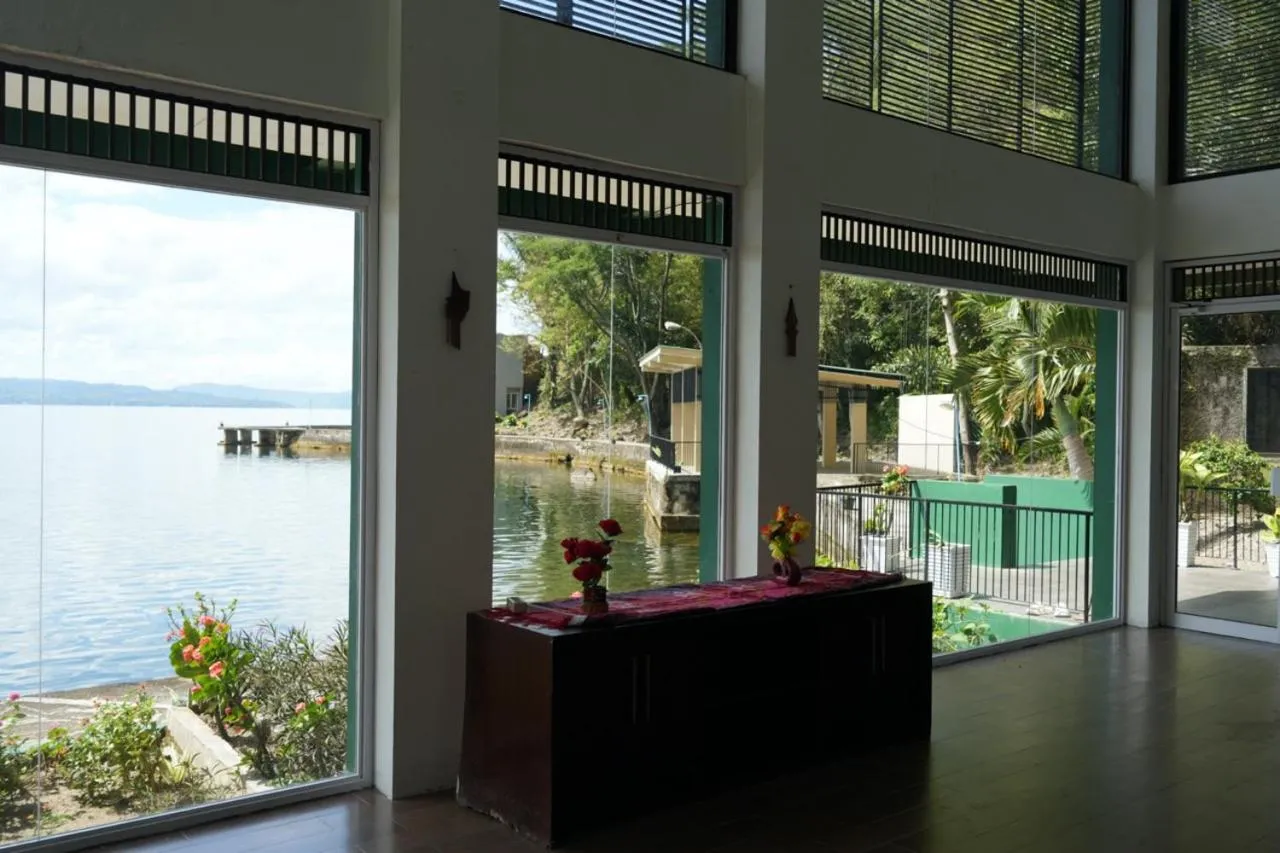 Tiara Bunga Hotel & Villa