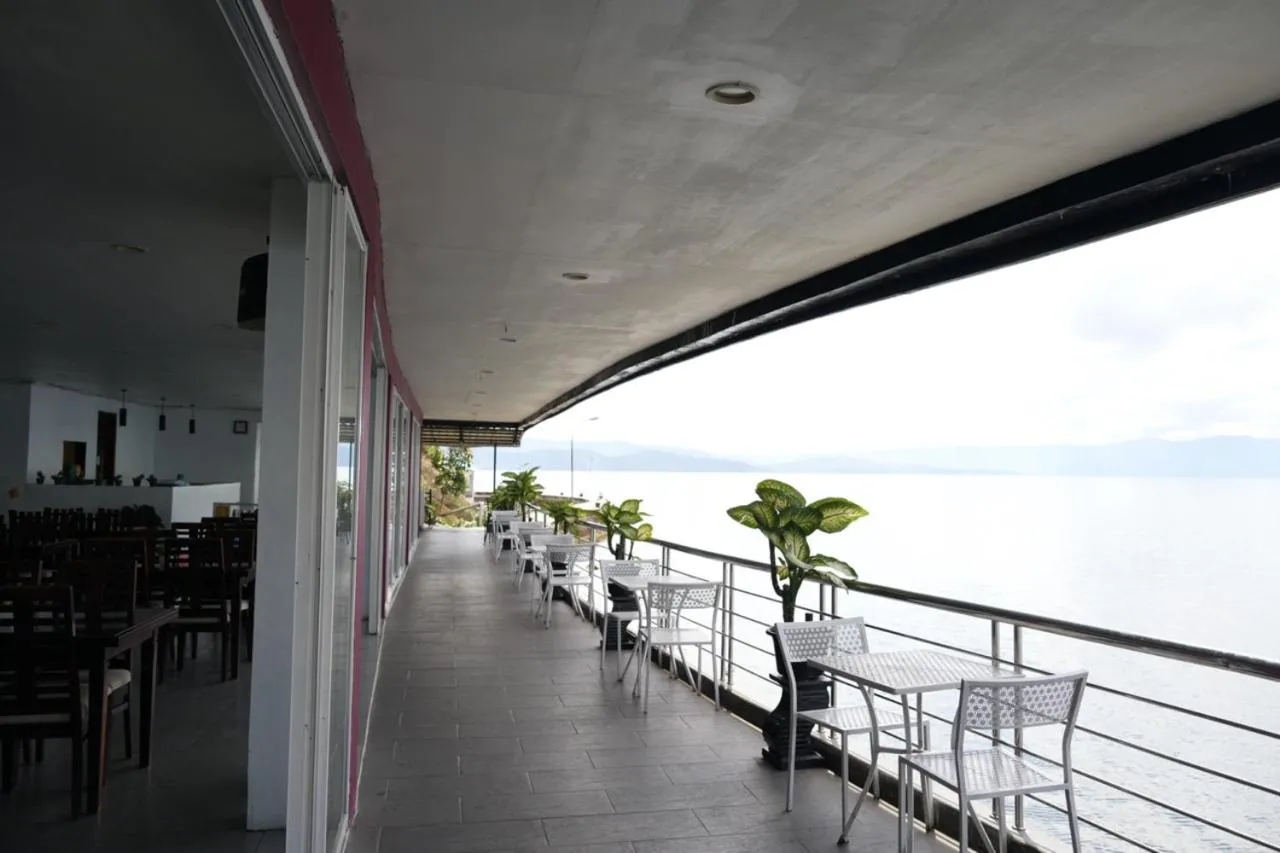 Tiara Bunga Hotel & Villa