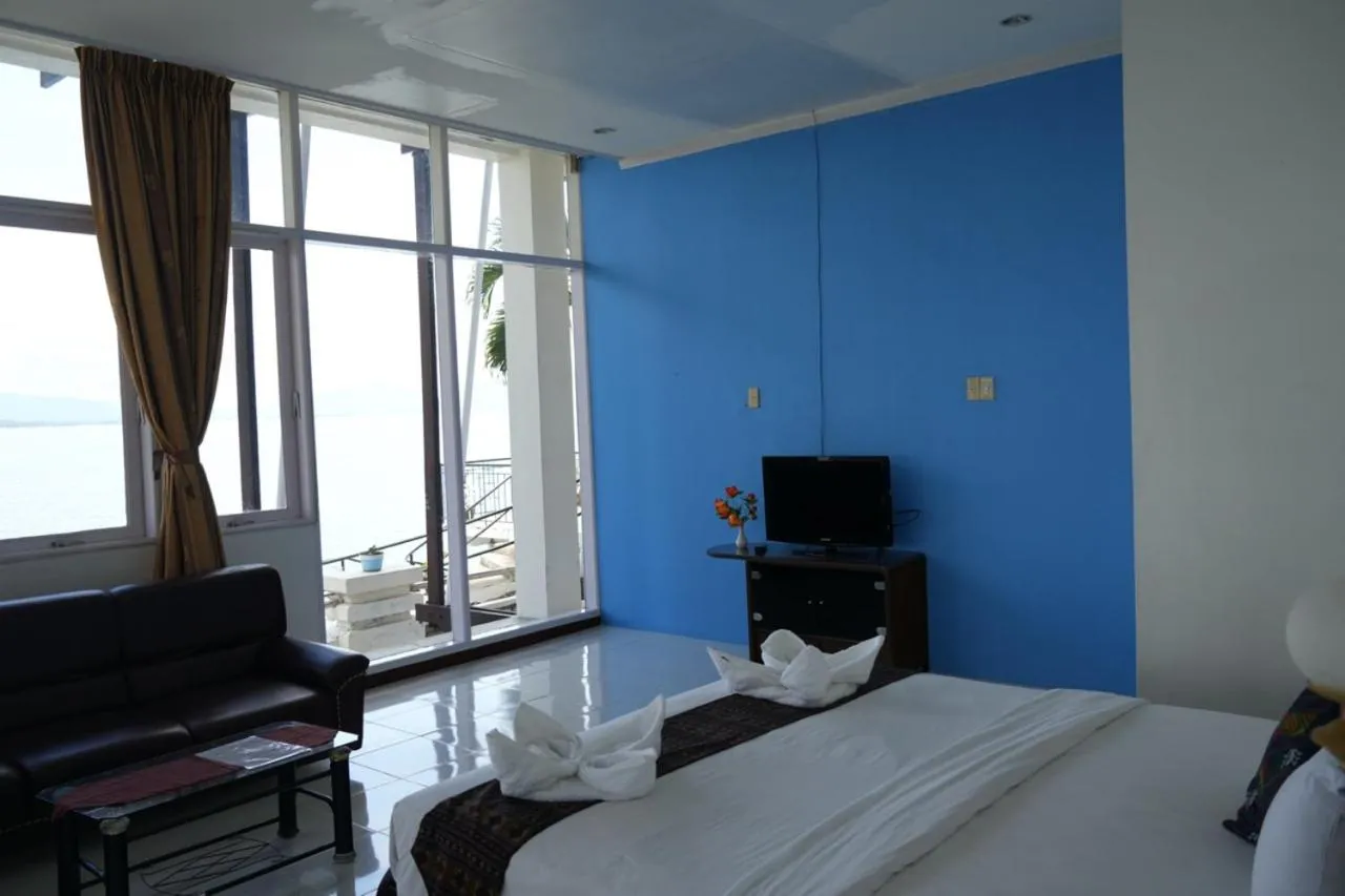 Bed in Tiara Bunga Hotel & Villa
