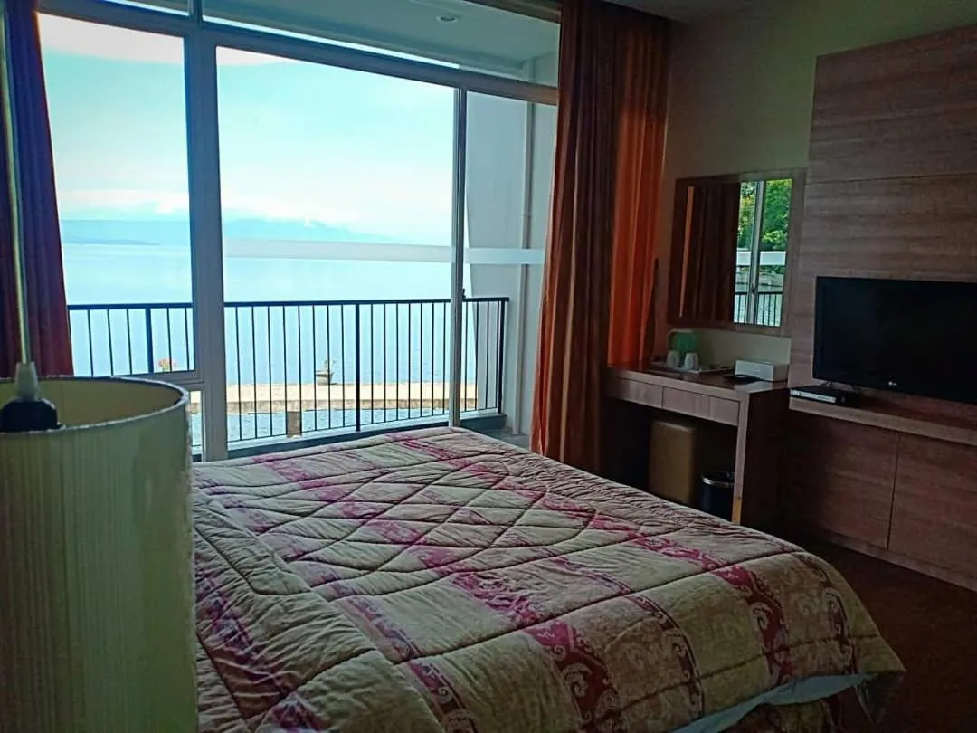 Bed in Tiara Bunga Hotel & Villa