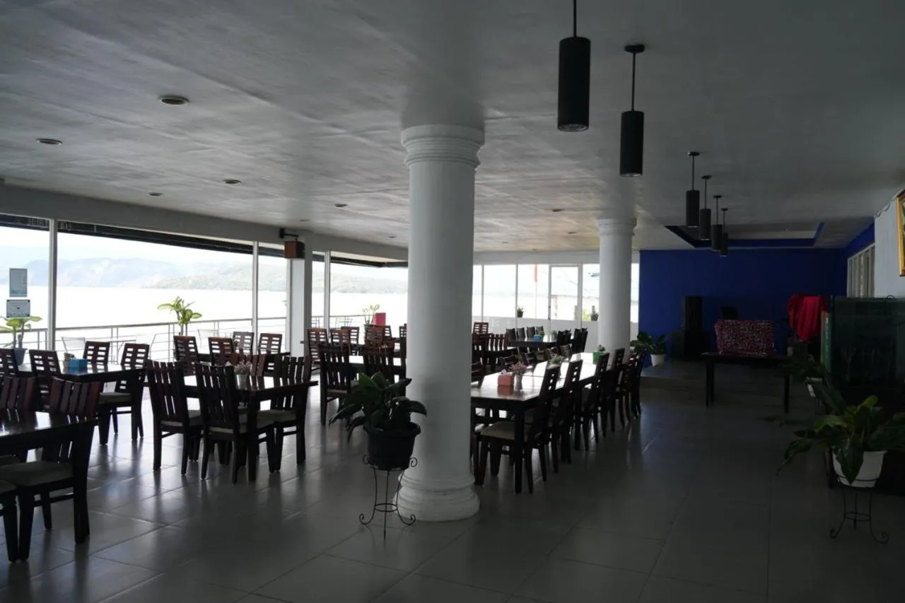 Tiara Bunga Hotel & Villa