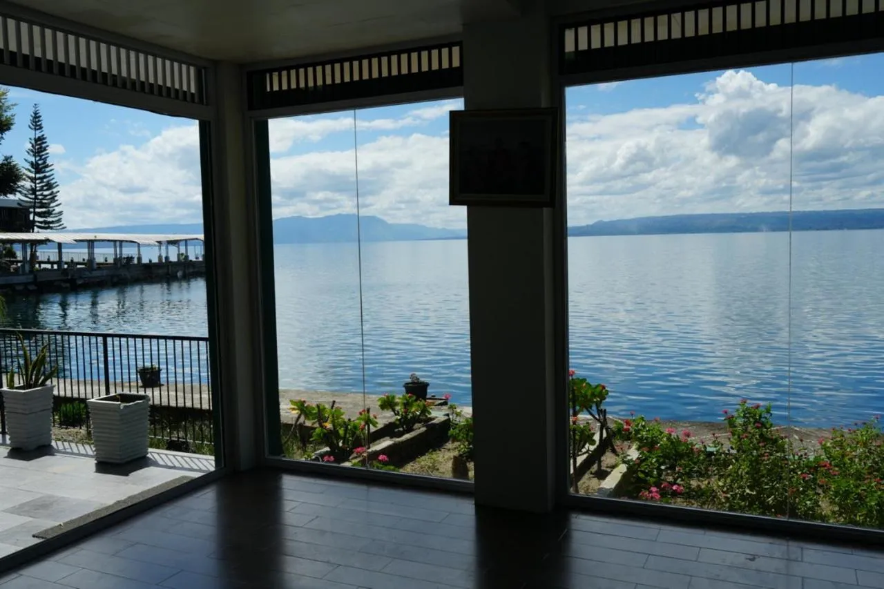Tiara Bunga Hotel & Villa