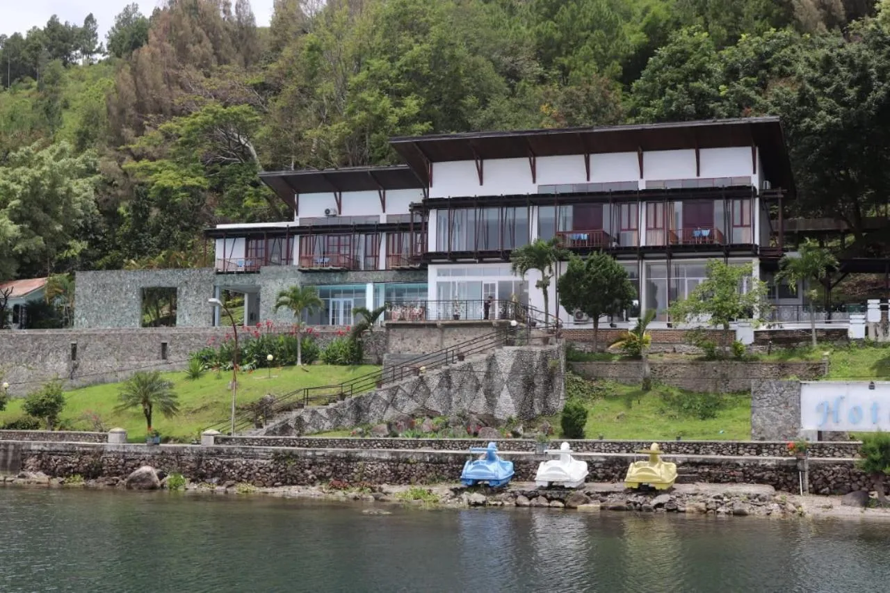 Tiara Bunga Hotel & Villa