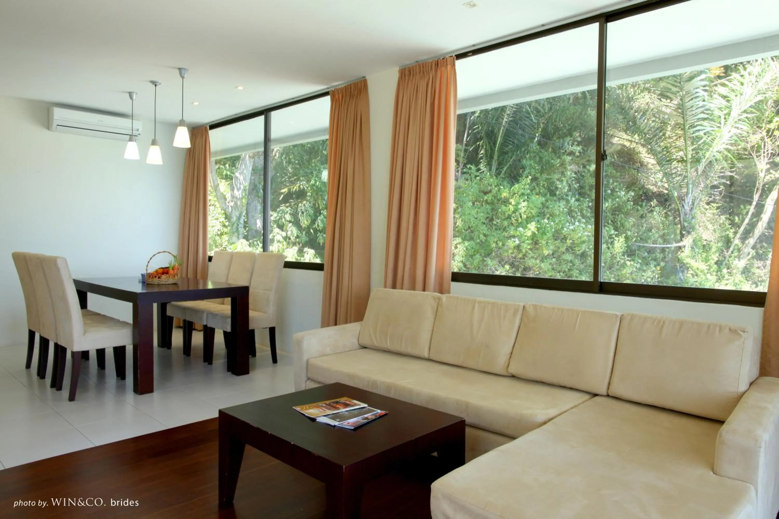 Seating area in Tiara Bunga Hotel & Villa