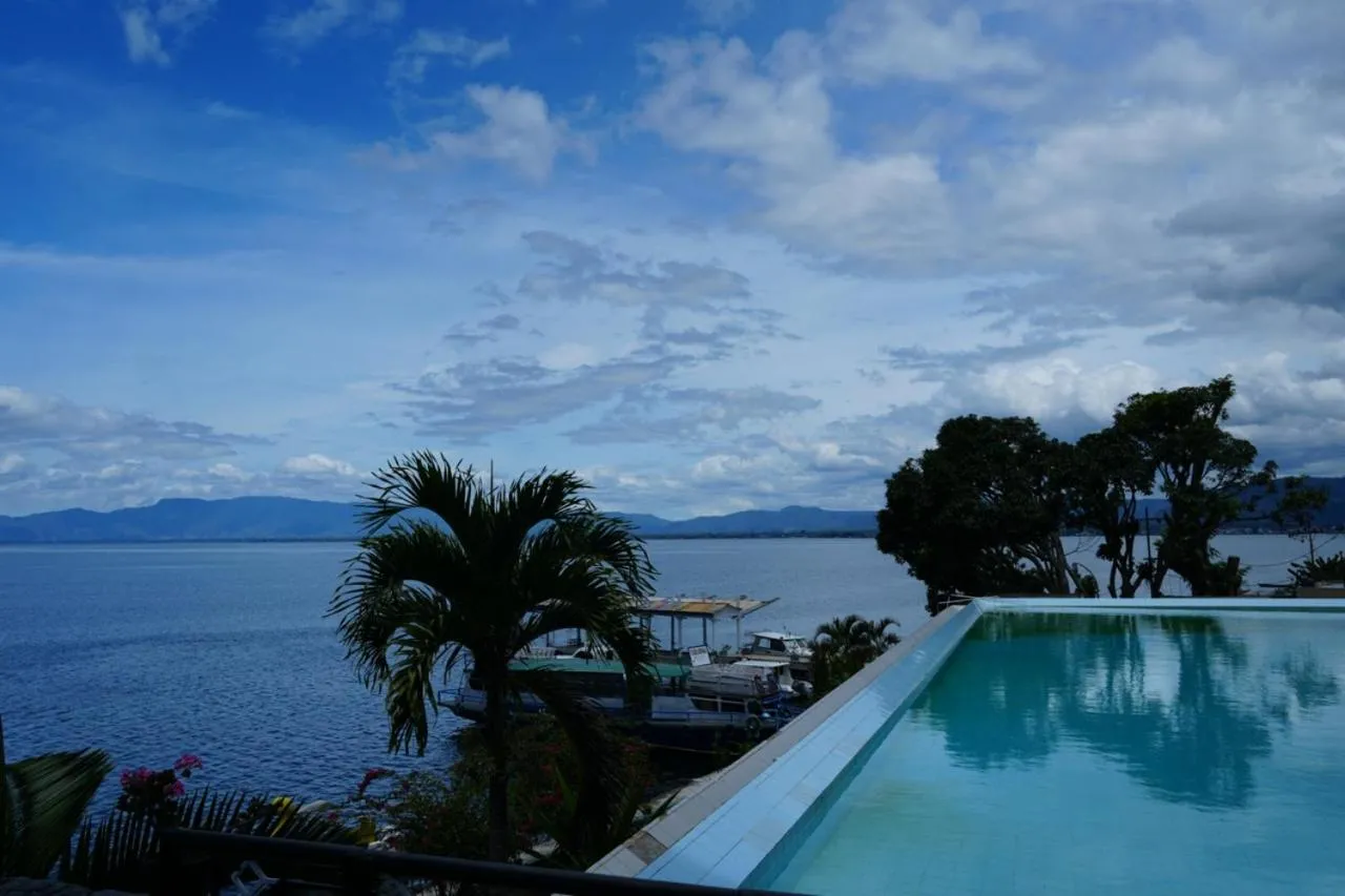 Tiara Bunga Hotel & Villa