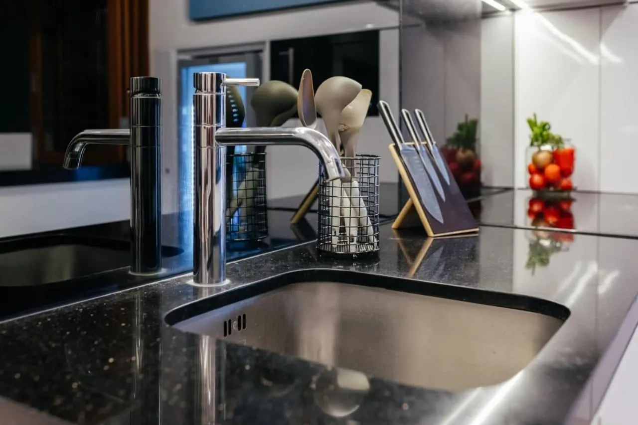 Kitchen or kitchenette in Kamil Villas