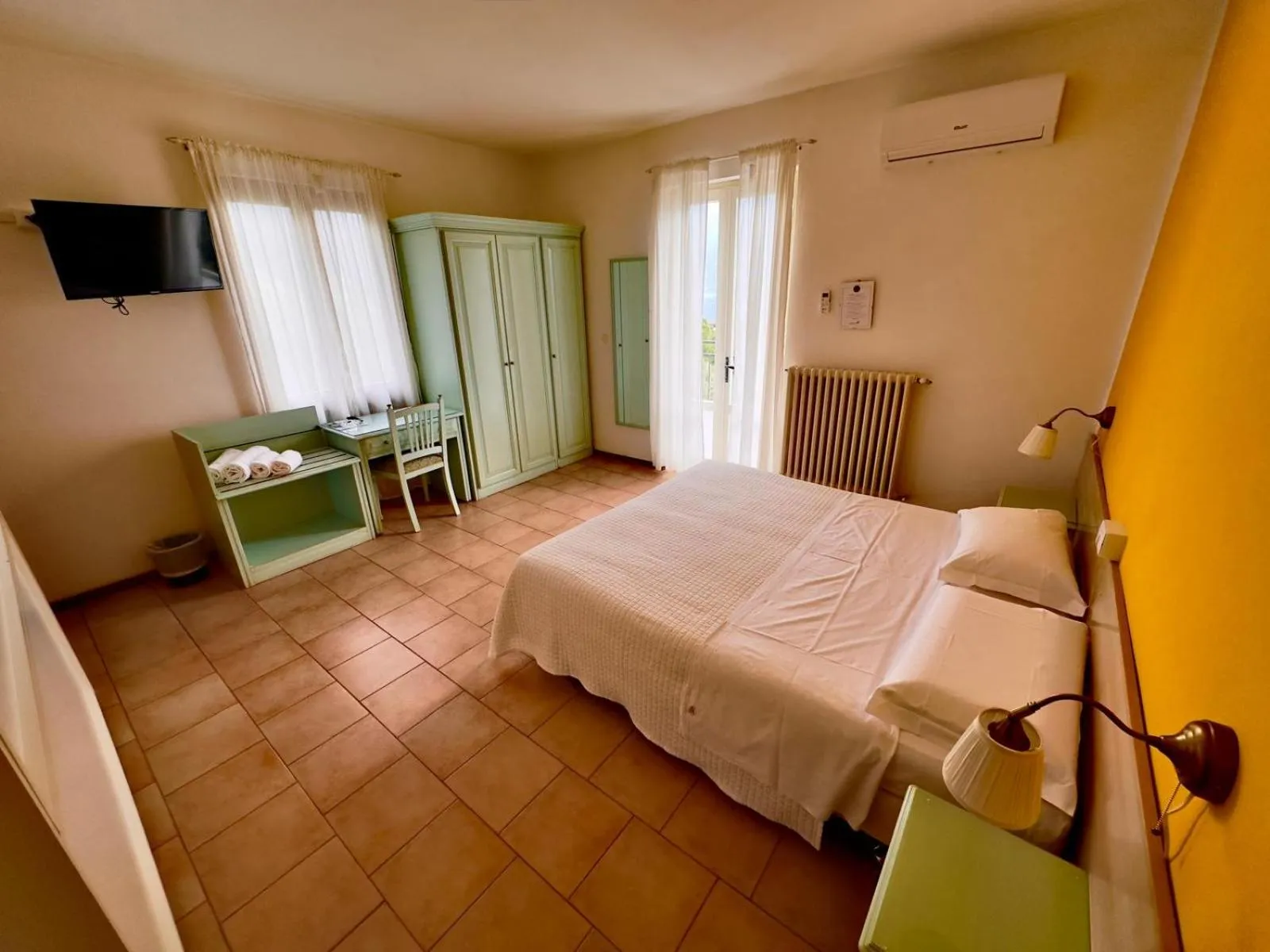 Bed in Hotel Silvana Garnì