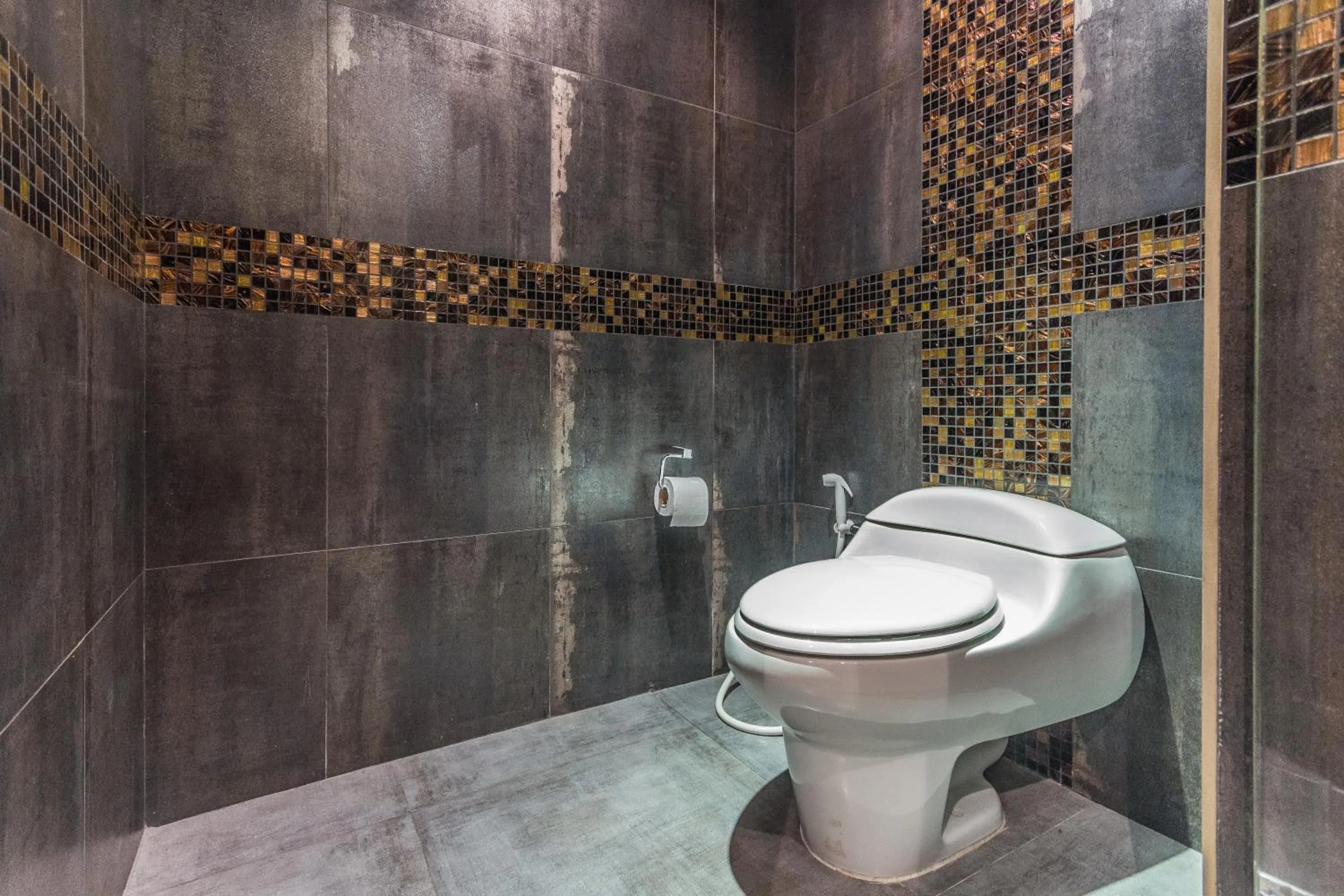 Toilet in Dasiri Beach Apartment Premium