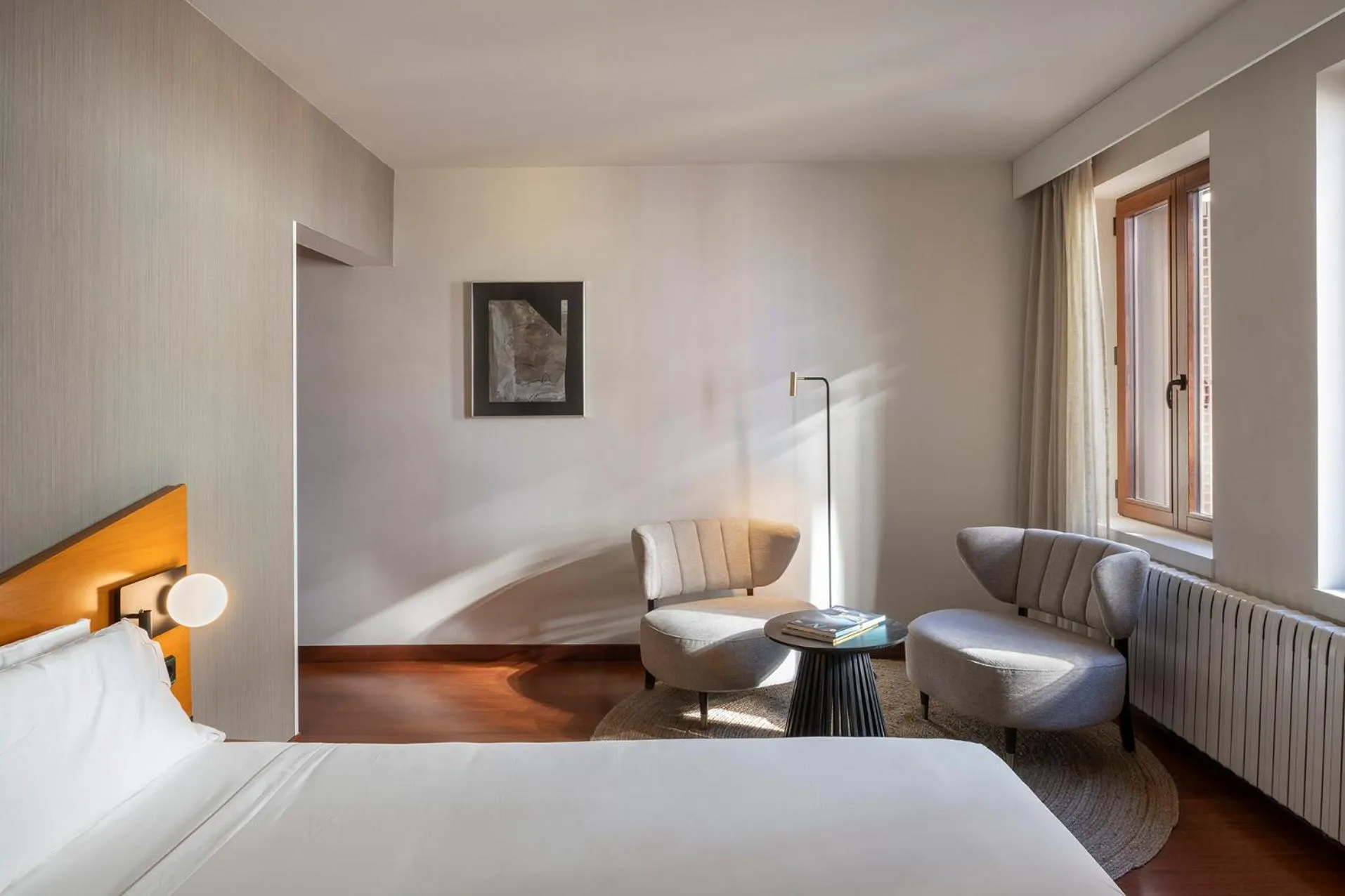 Living room, Bed in Hotel de l'Isard